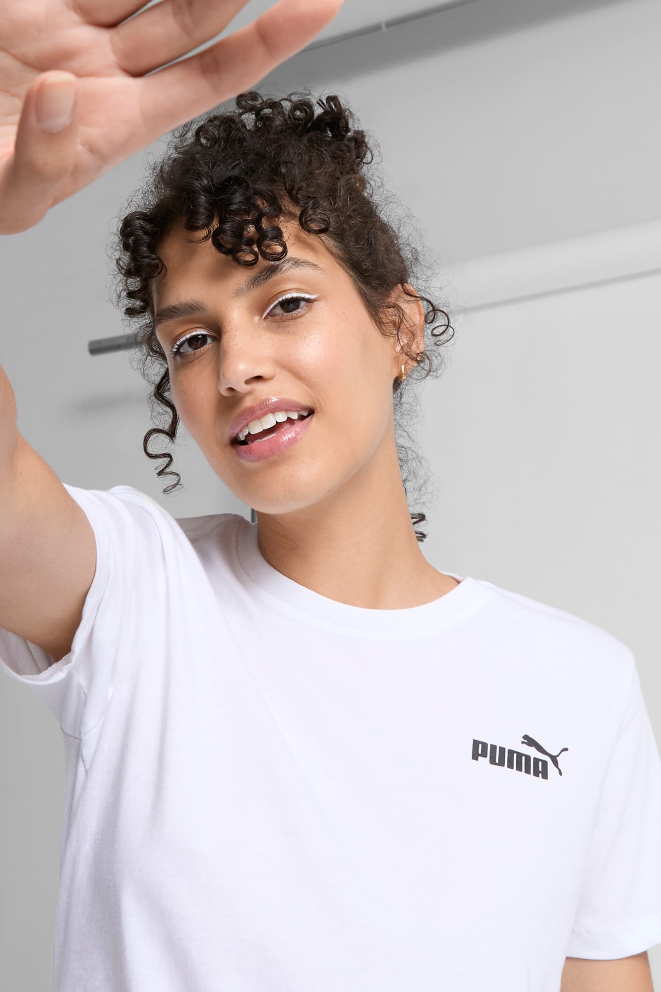 ESSENTIALS Small Logo Women's Tee - 4