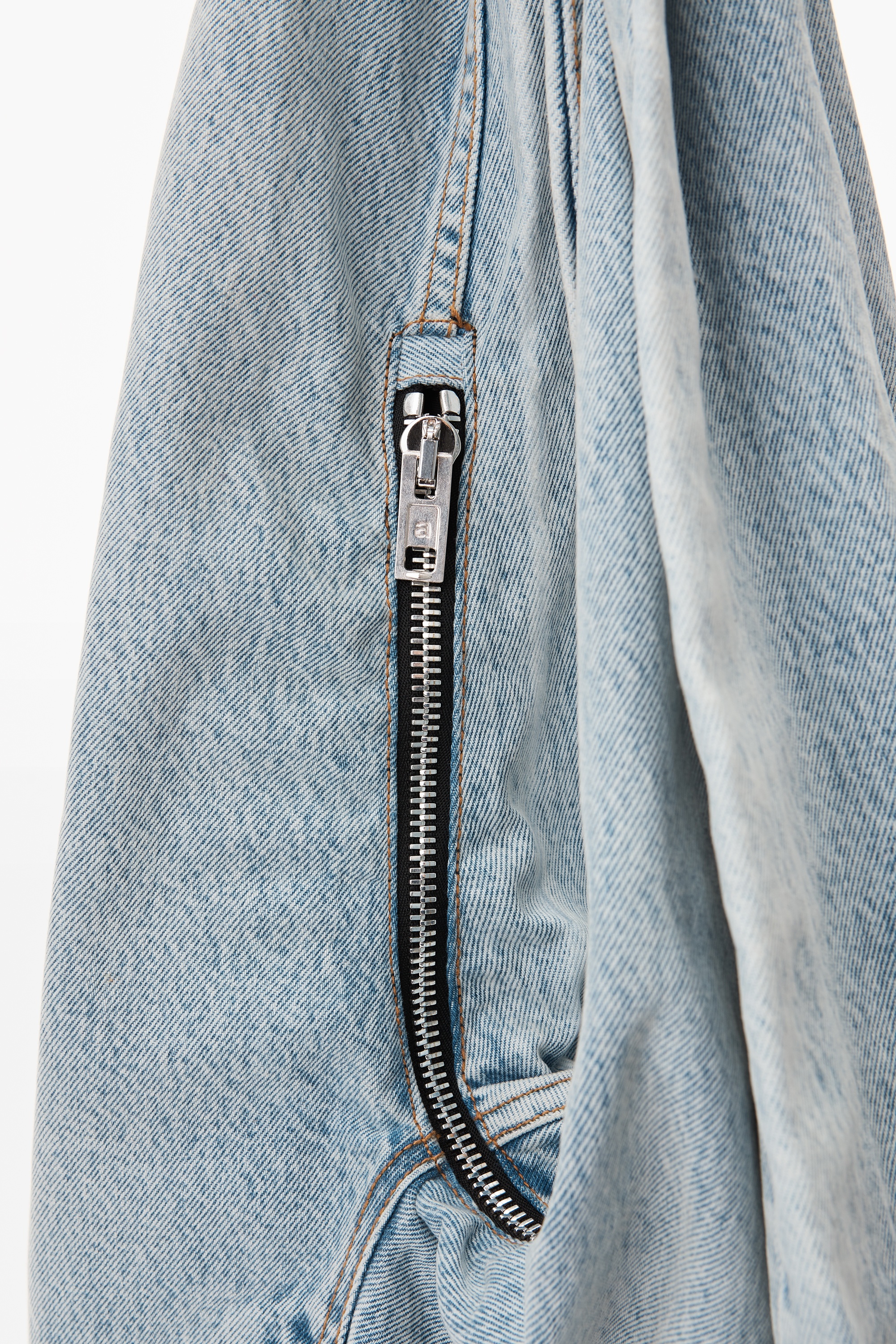 5-POCKET HOBO IN DENIM - 2