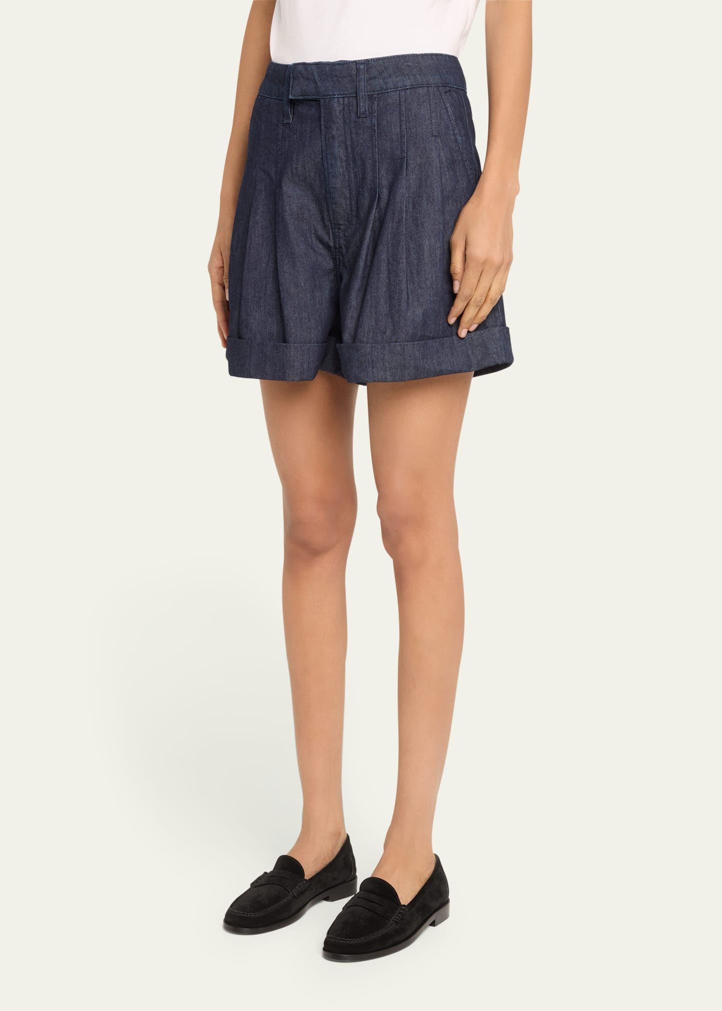 Pleated Wide-Cuff Shorts - 4