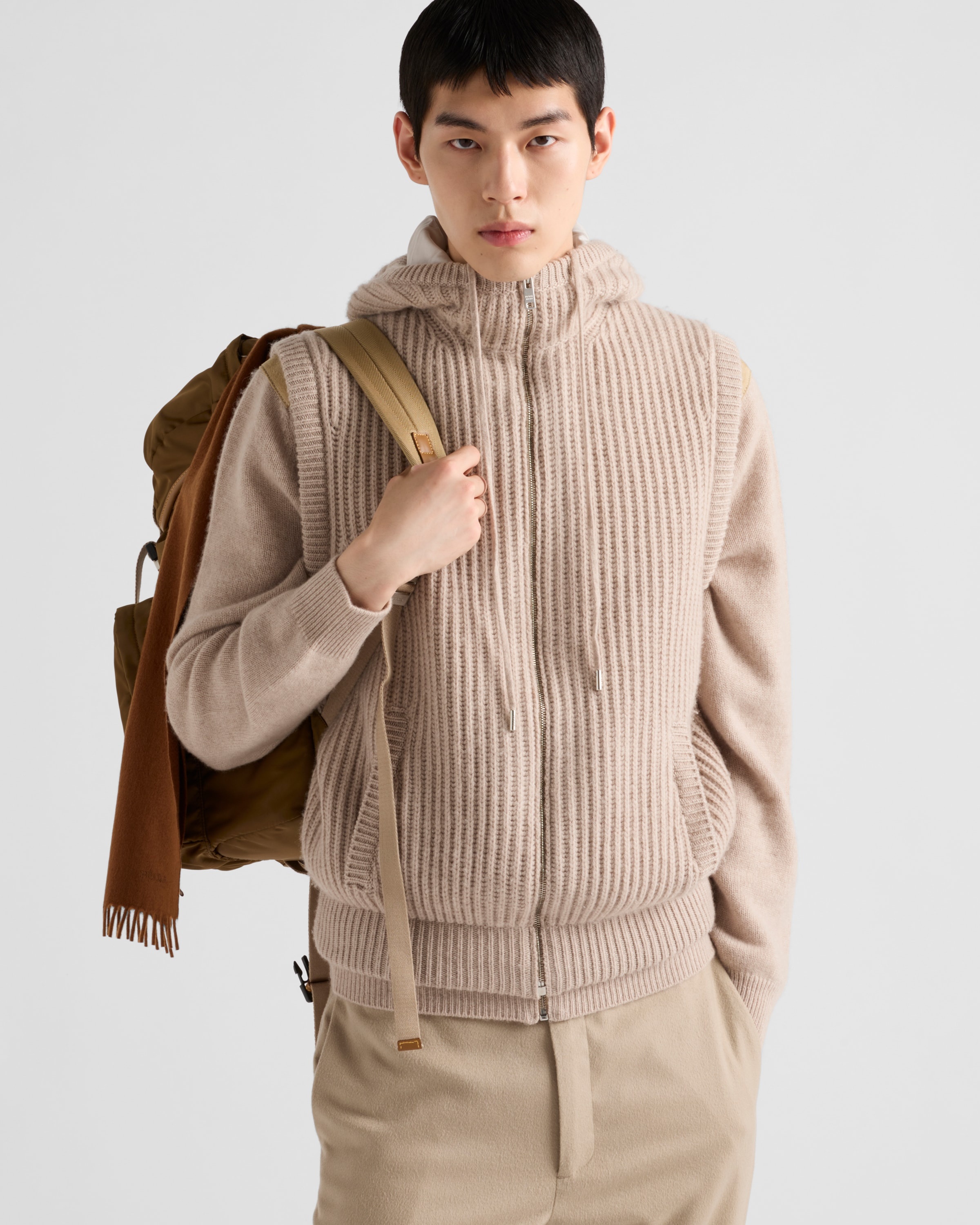 Cashmere hoodie vest - 3