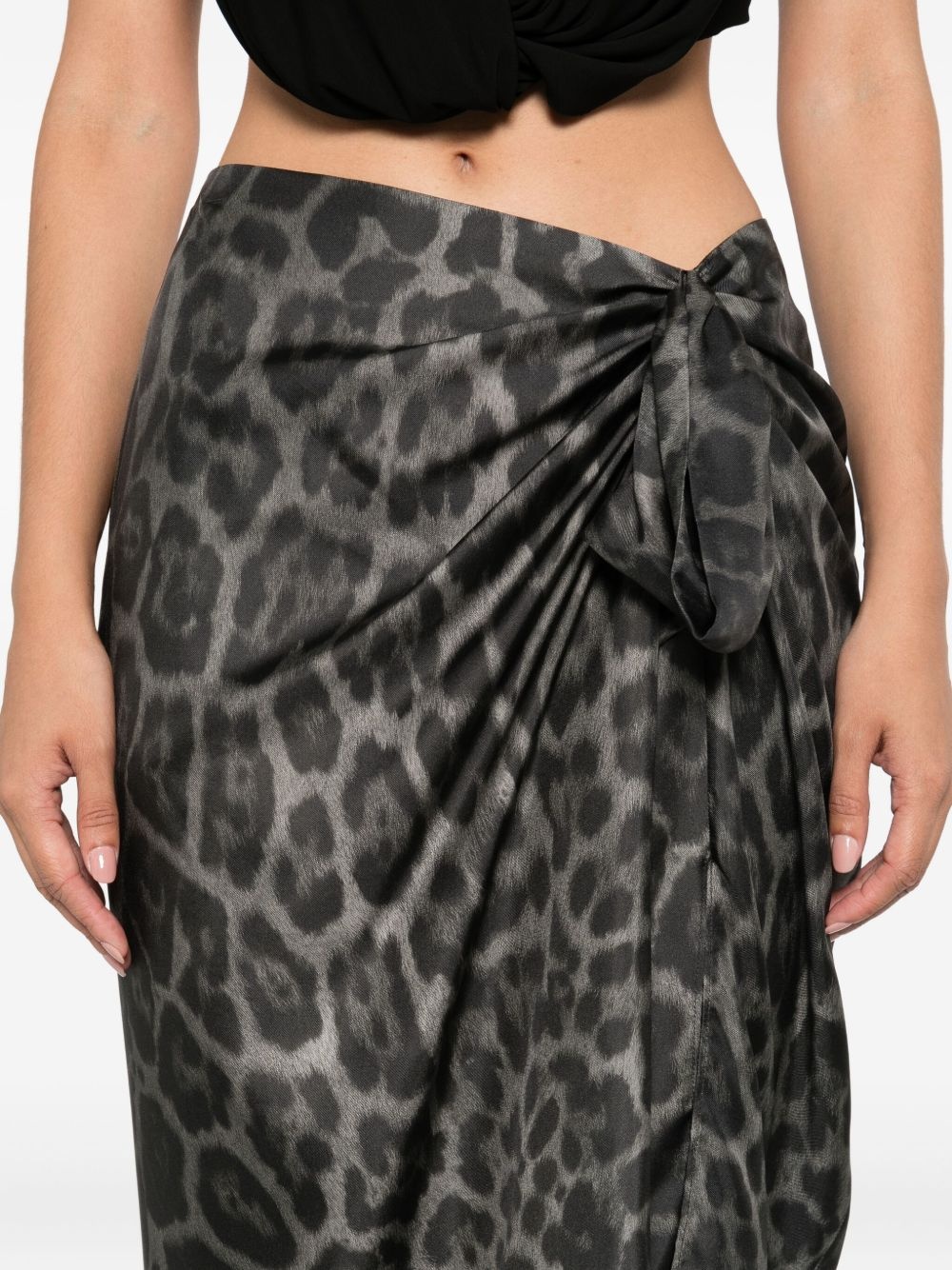 leopard-print asymmetric skirt - 5