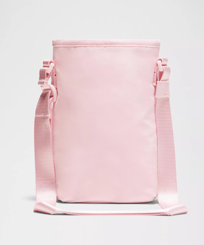 Water Bottle Crossbody with Front Pocket 2L 3