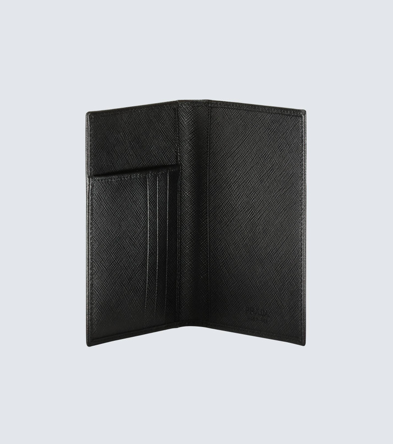 Prada Billfold leather wallet with logo outlook