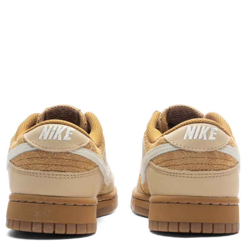 Nike DUNK LOW RETRO 'WAFFLE' - WHEAT/COCONUT MILK/SESAME outlook
