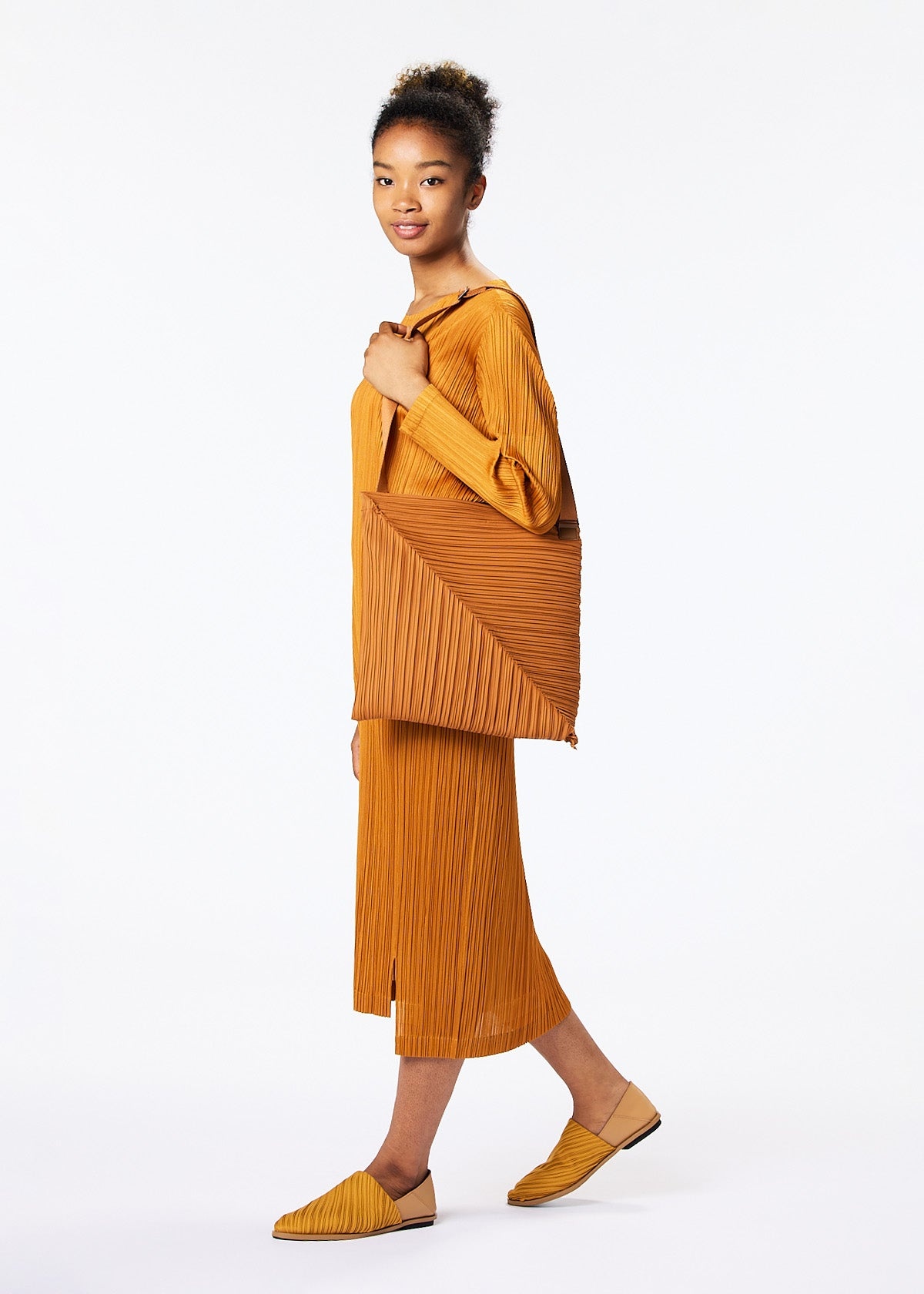DIAGONAL PLEATS BAG - 4