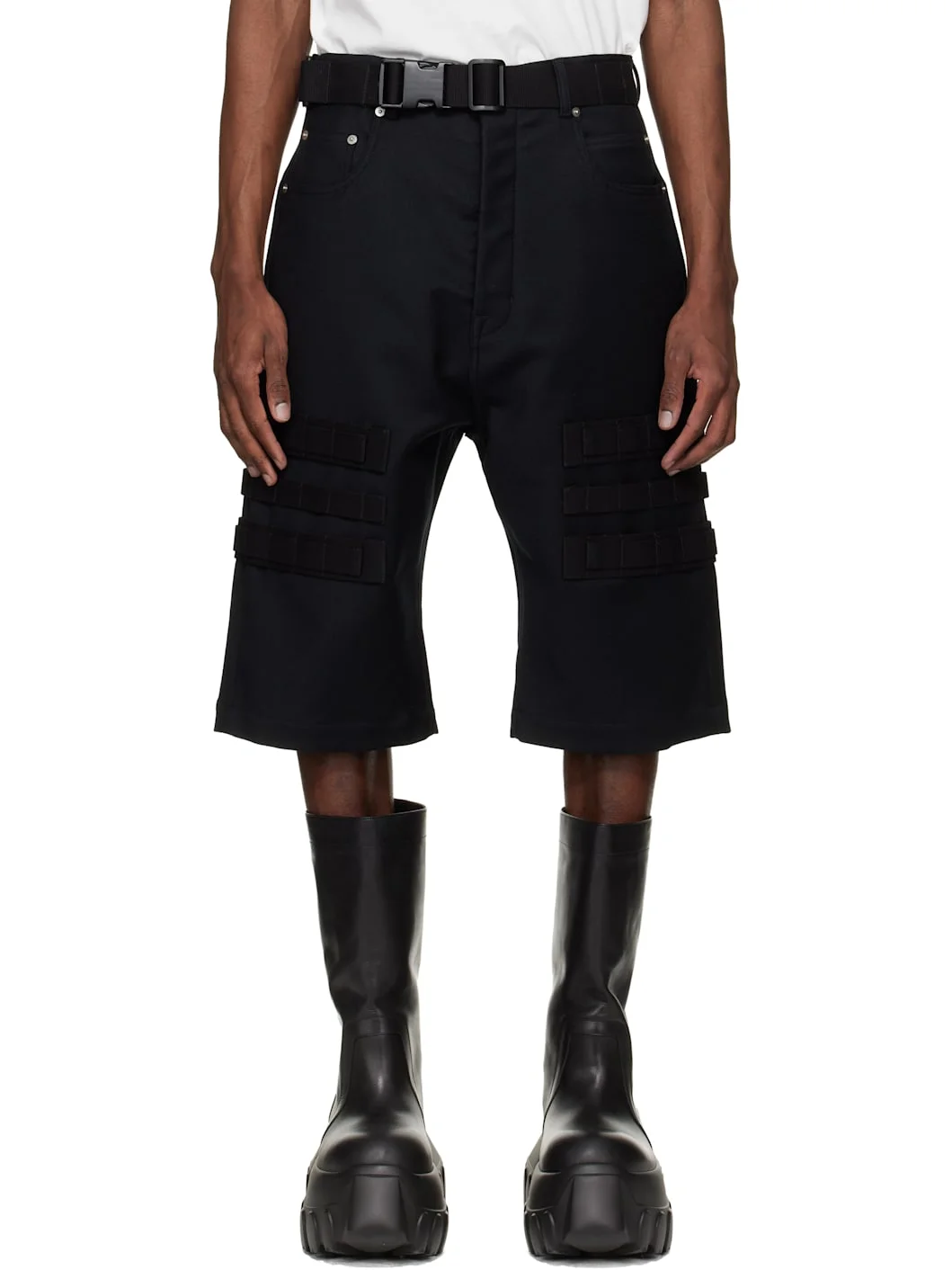 Black Temple Cargo Geth Shorts - 1