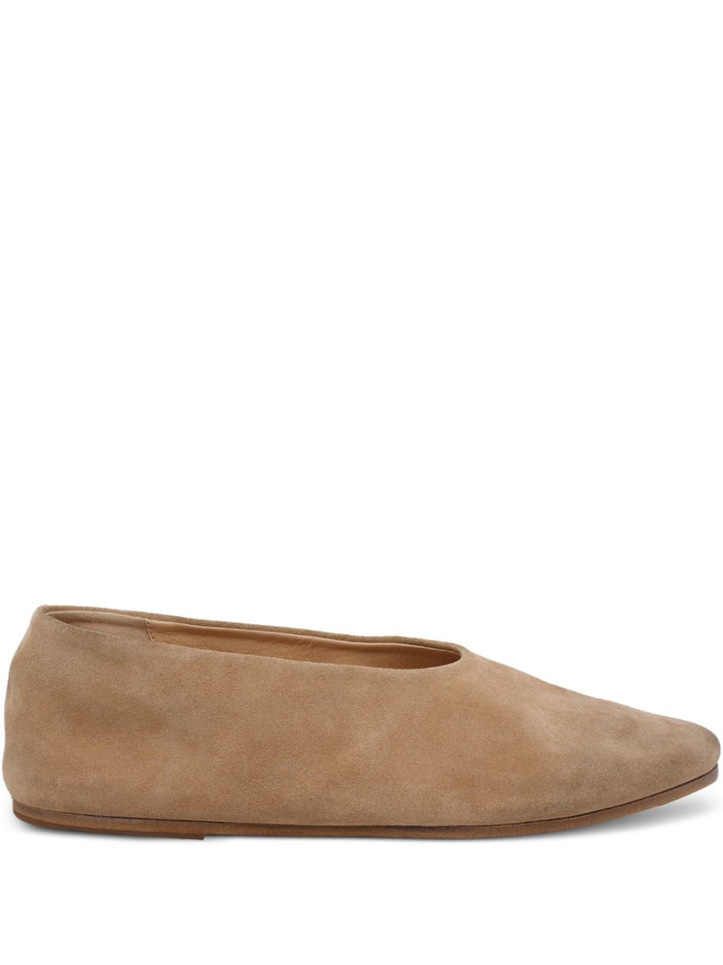 pointed toe flats 1