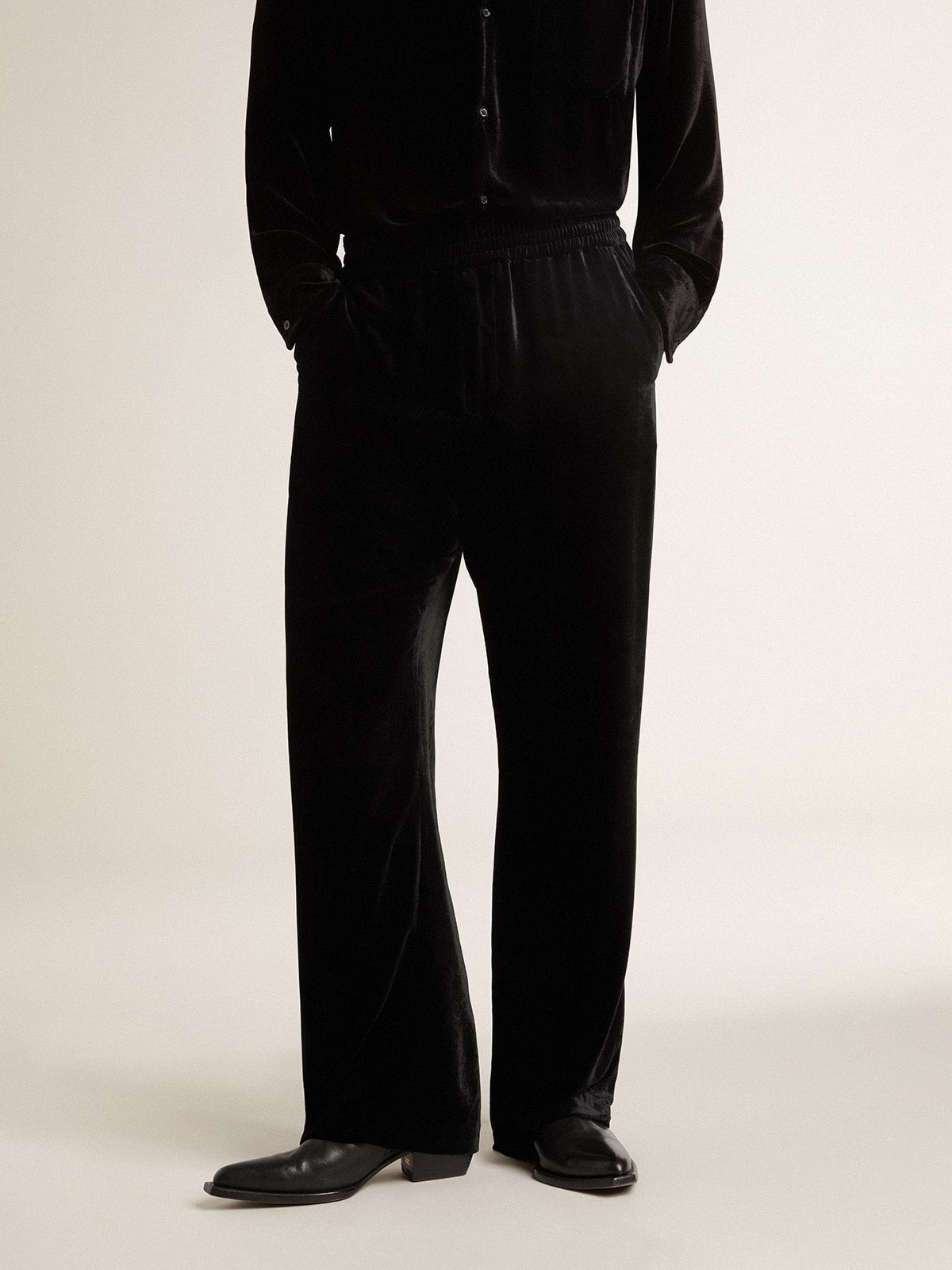 Men's black velvet effect pants - 2