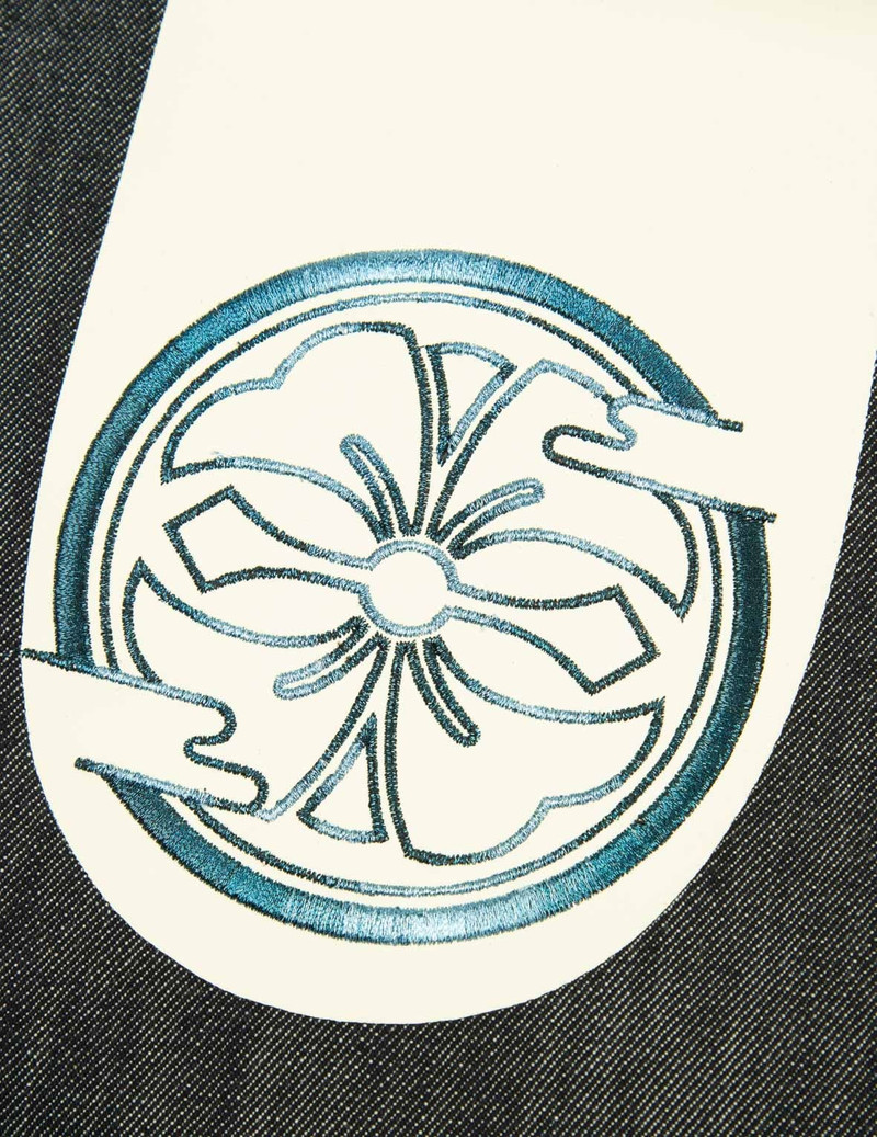 DAICOCK PRINT WITH EMBROIDERED KAMON CARROT FIT JEANS #2017 10