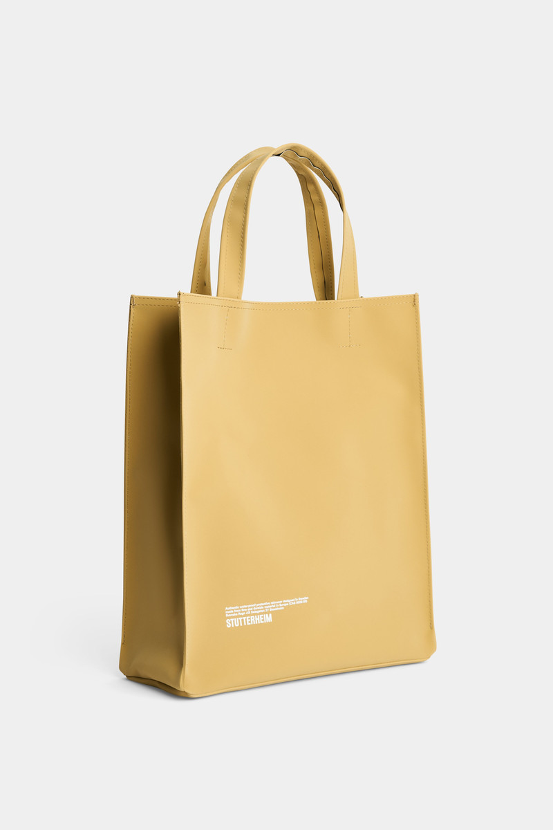 Stutterheim Stocksund Bag Matte Sand outlook