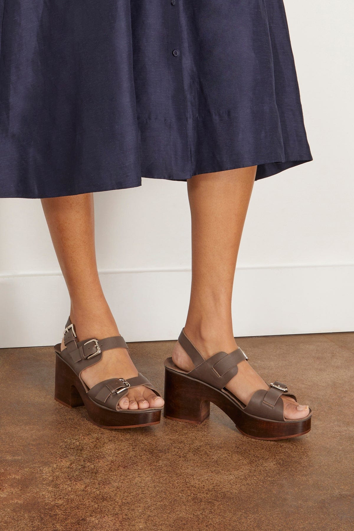 Richi Sandal Clog in Taupe - 2