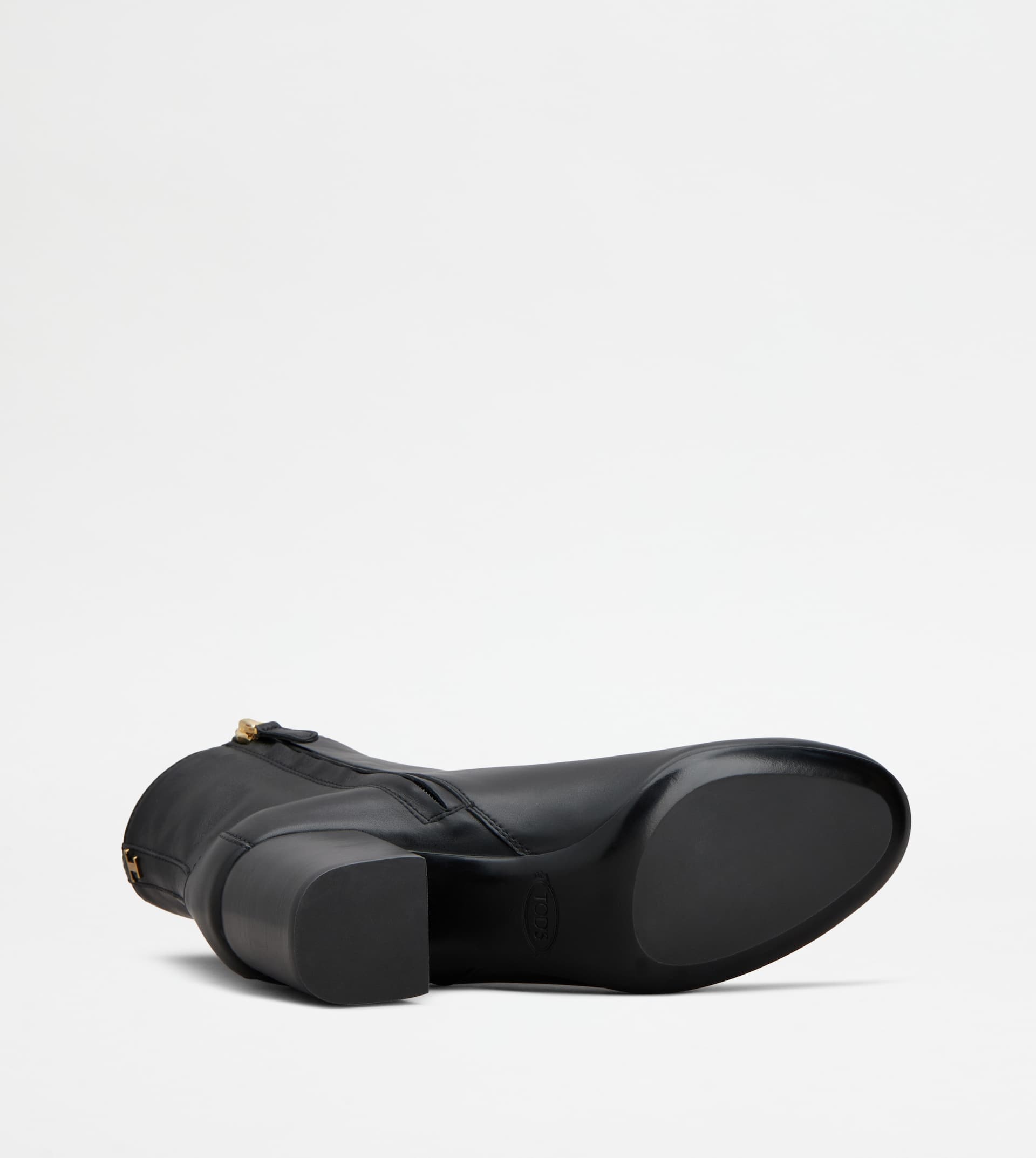 ANKLE BOOTS IN LEATHER - BLACK - 6