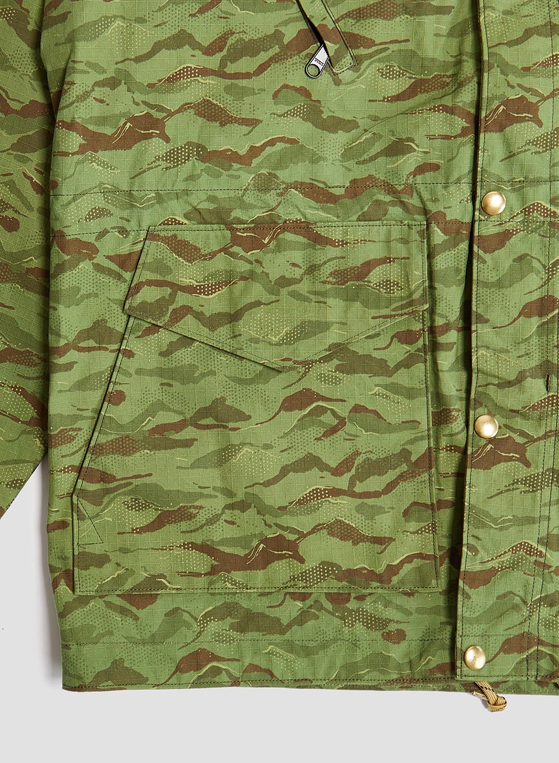 Rocky Mountain Featherbed x Nigel Cabourn Mountain Parka Mountain Camo in Green - 12