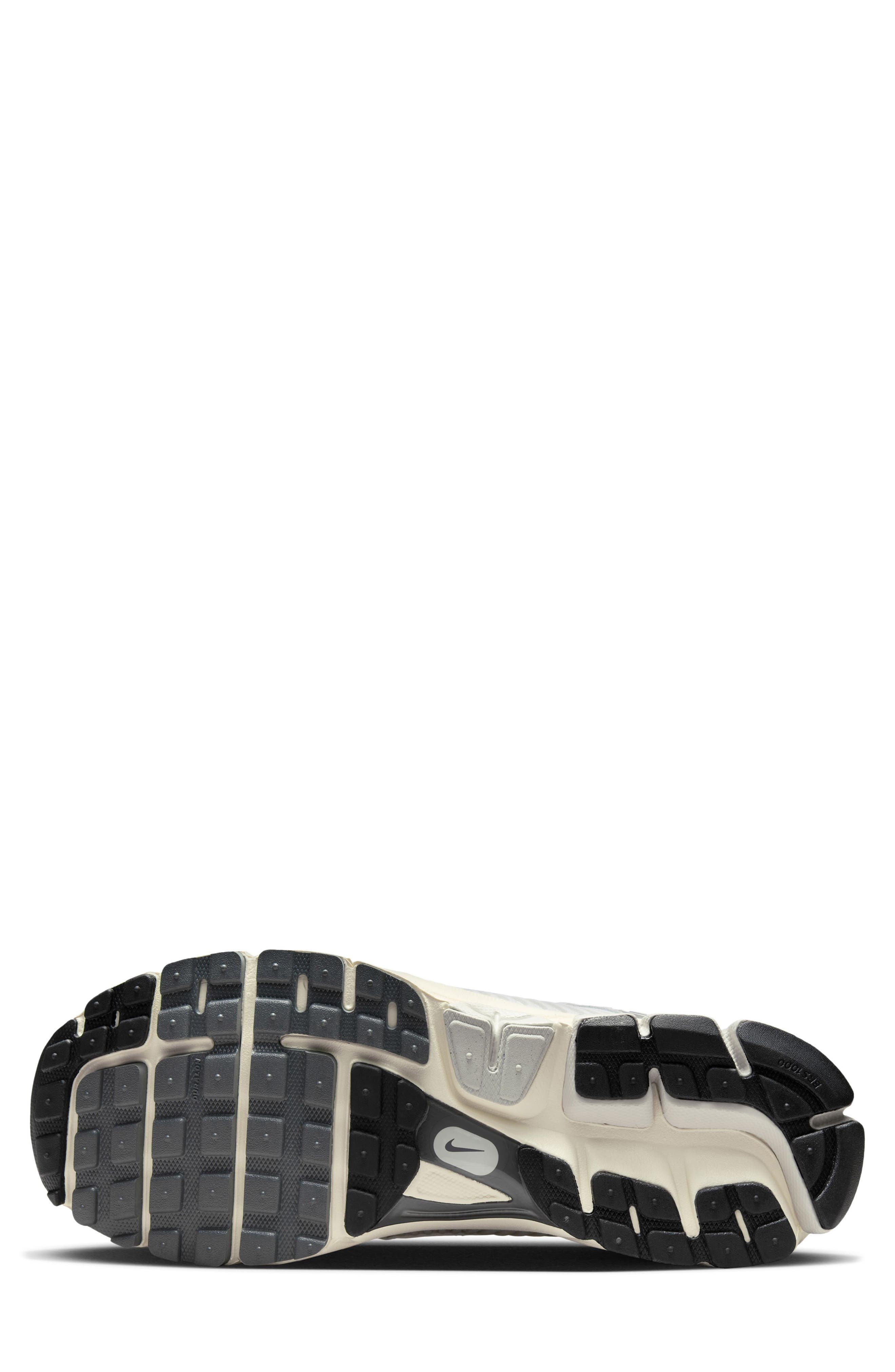 Nike Zoom Vomero 5 Sneaker in 007 Plttnt/ptndst at Nordstrom - 4