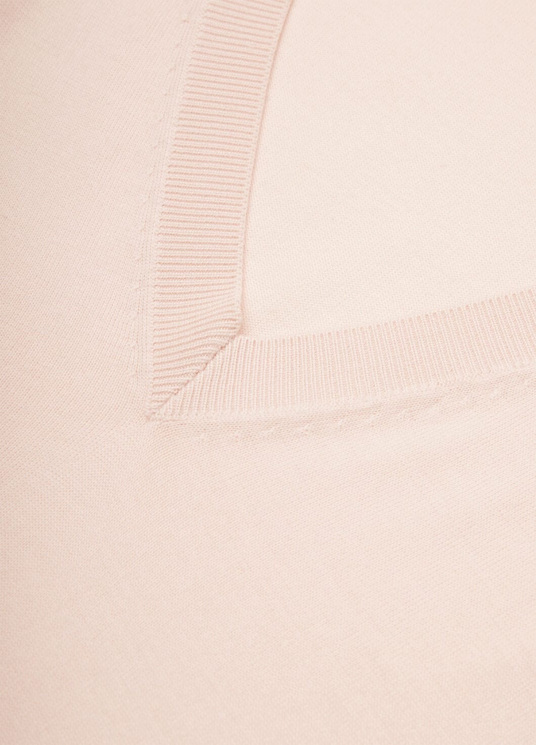 Royal Lightness V-Neck - 7