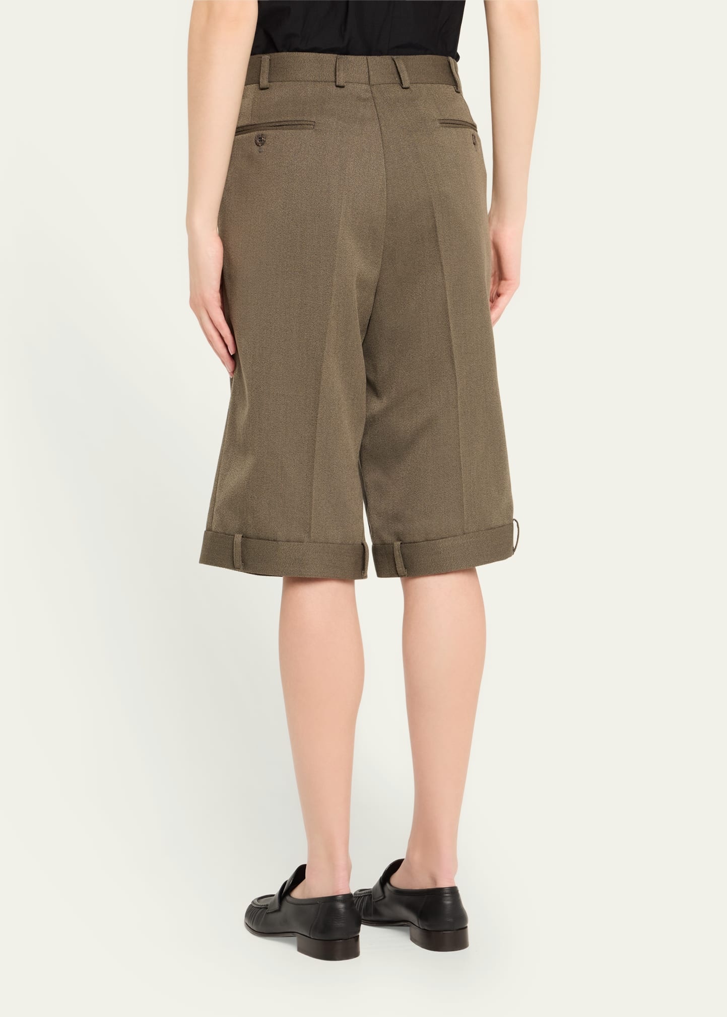 Upside-Down Pleated Bermuda Shorts - 3