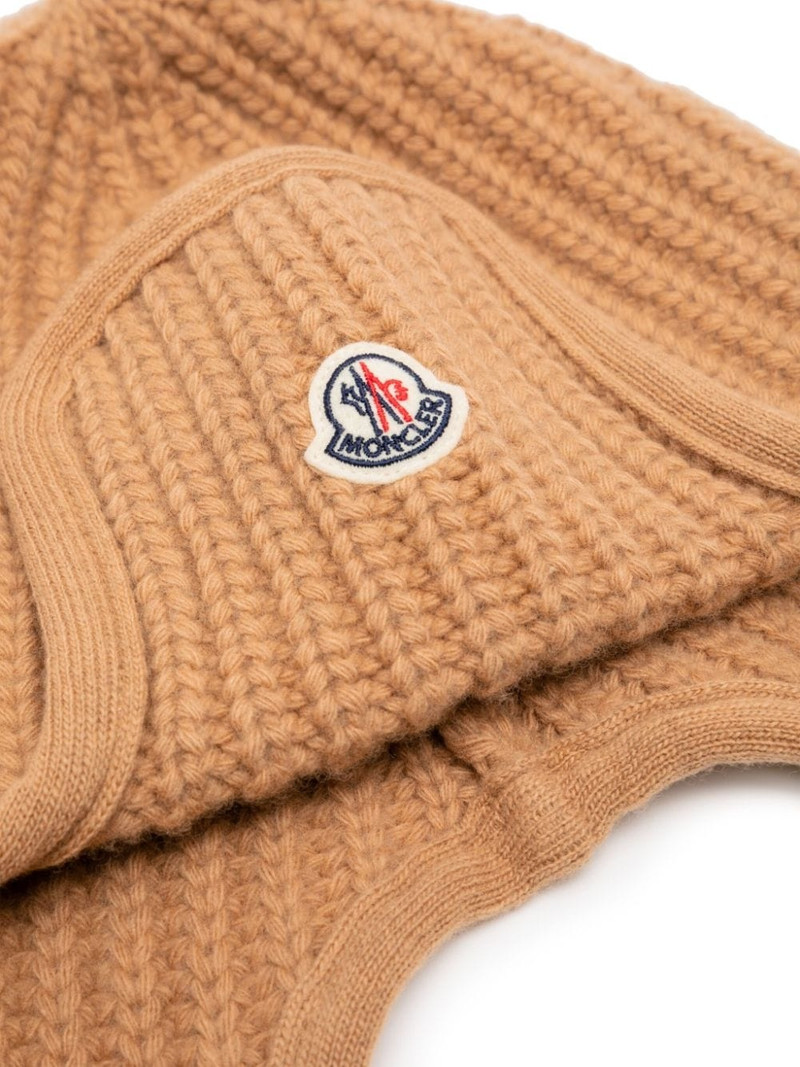 Moncler logo-patch beanie outlook