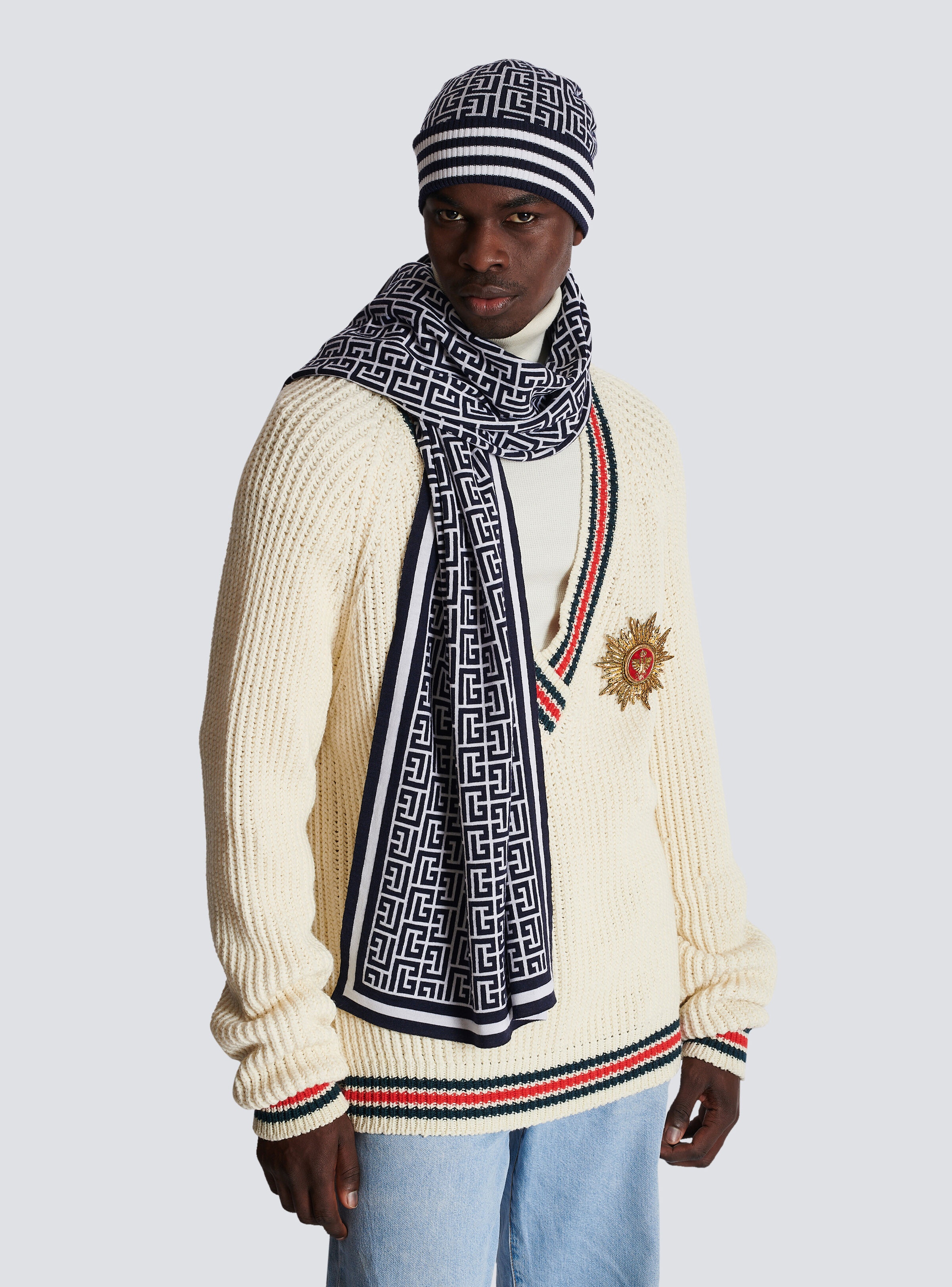Monogrammed knit scarf - 4