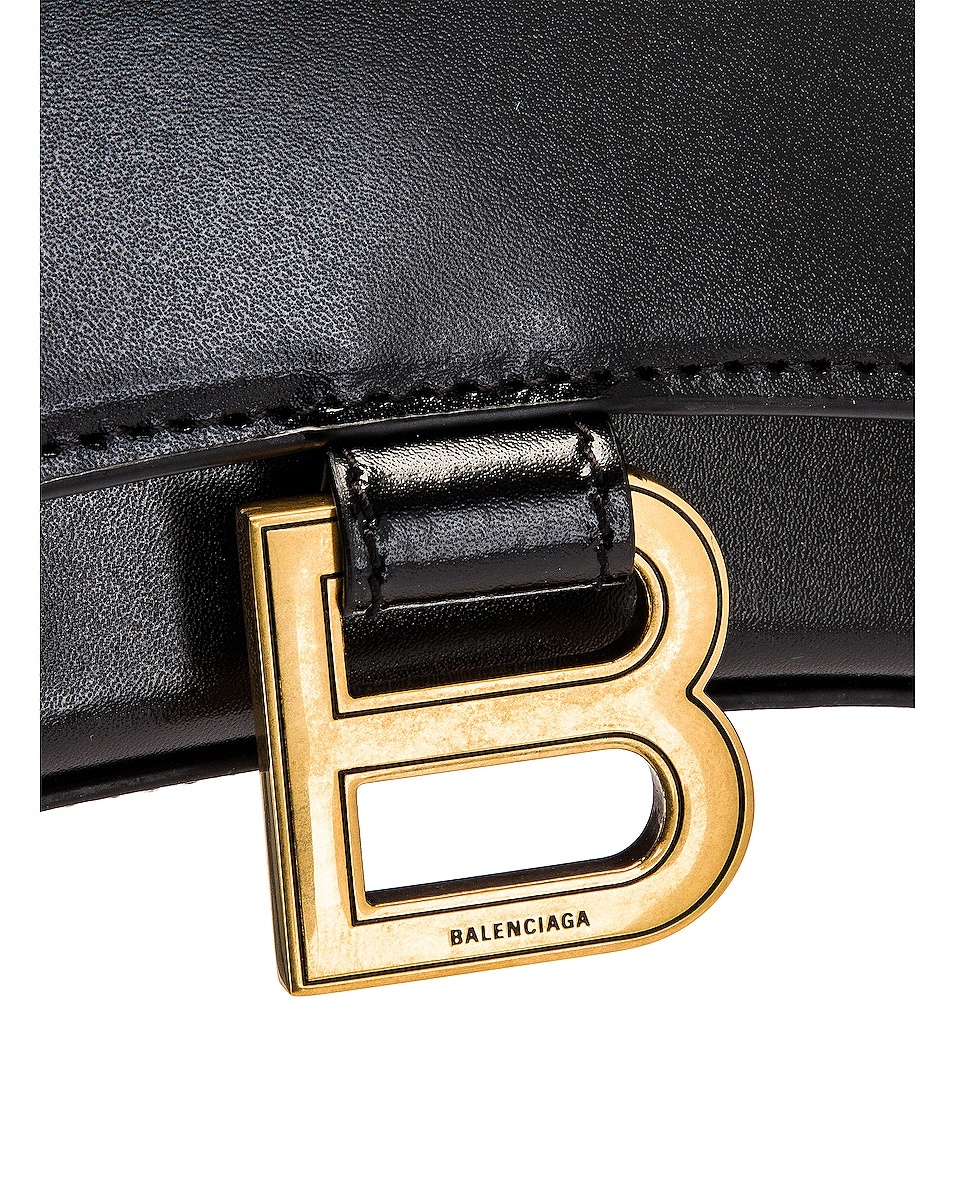 Hourglass Wallet On Chain Bag - 8
