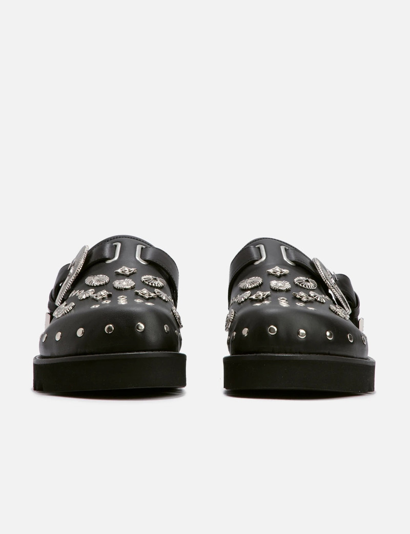 TOGA VIRILIS EYELET METAL SABOT outlook