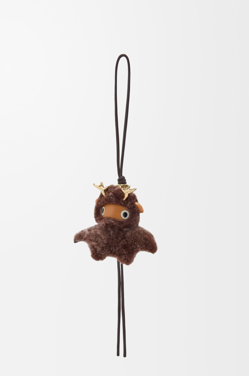 Deer Puzz charm in shearling 1