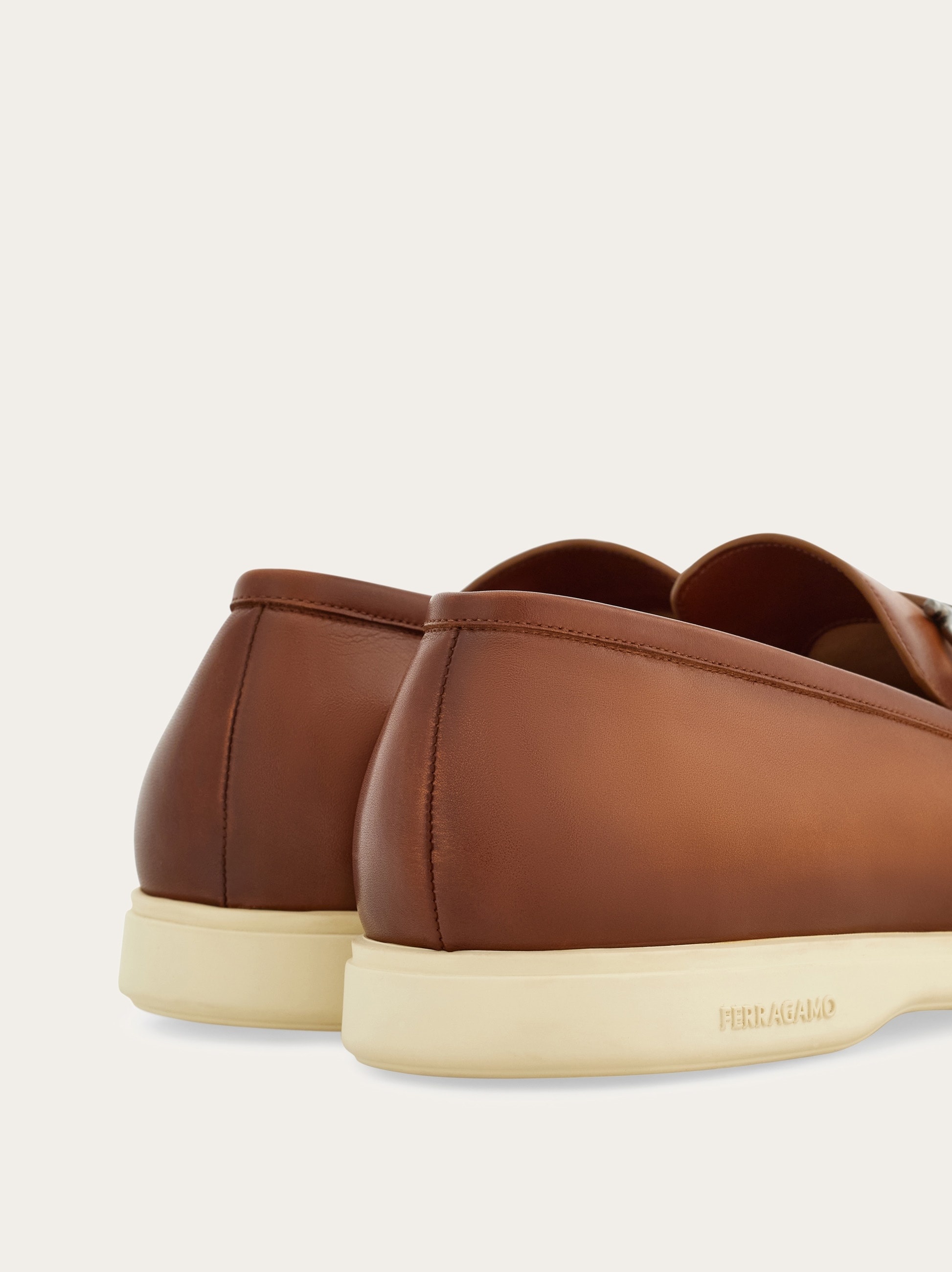 Casual loafer with Gancini ornament - 4