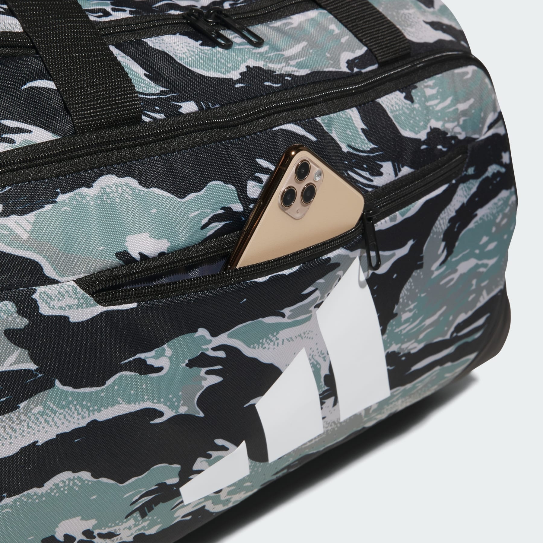 Defender 5 Medium Duffel Bag - 3