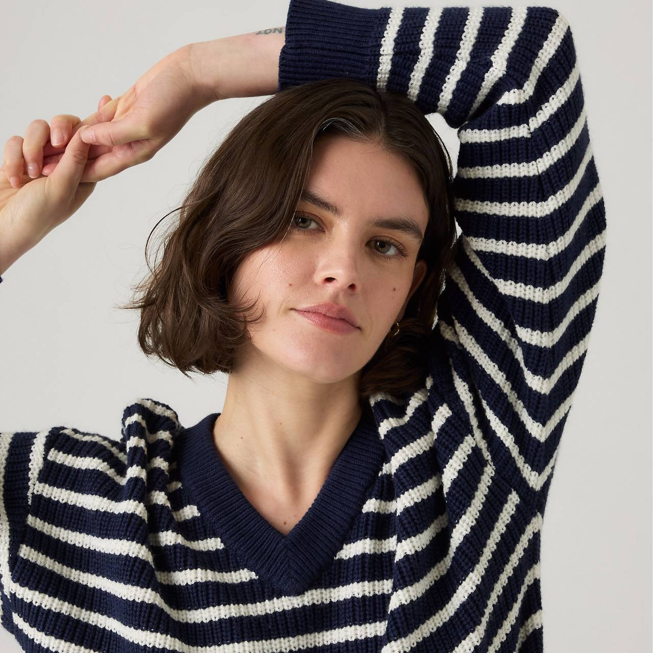 REESE V-NECK SWEATER - 5