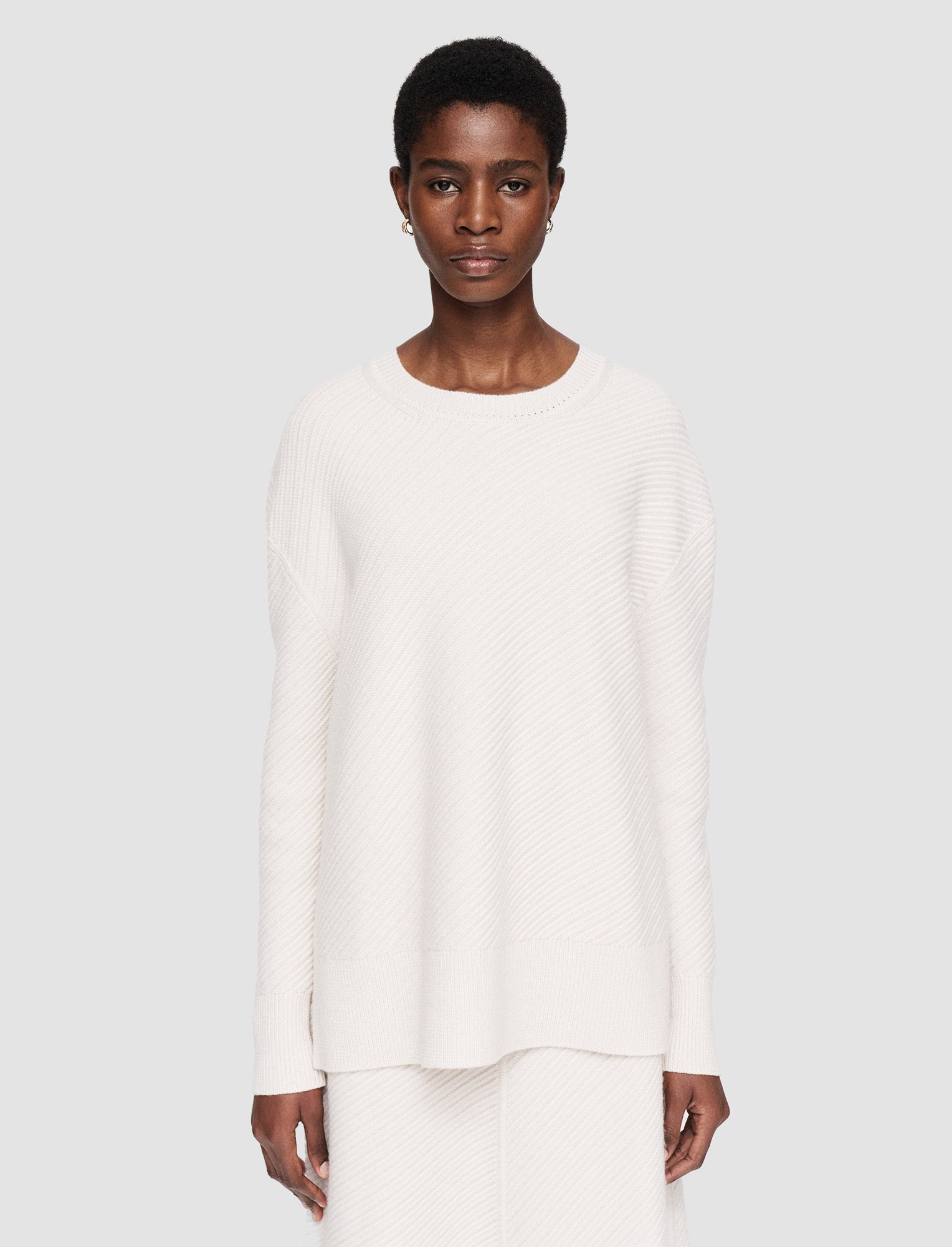 Diagonal Knit Round Neck Jumper - 3