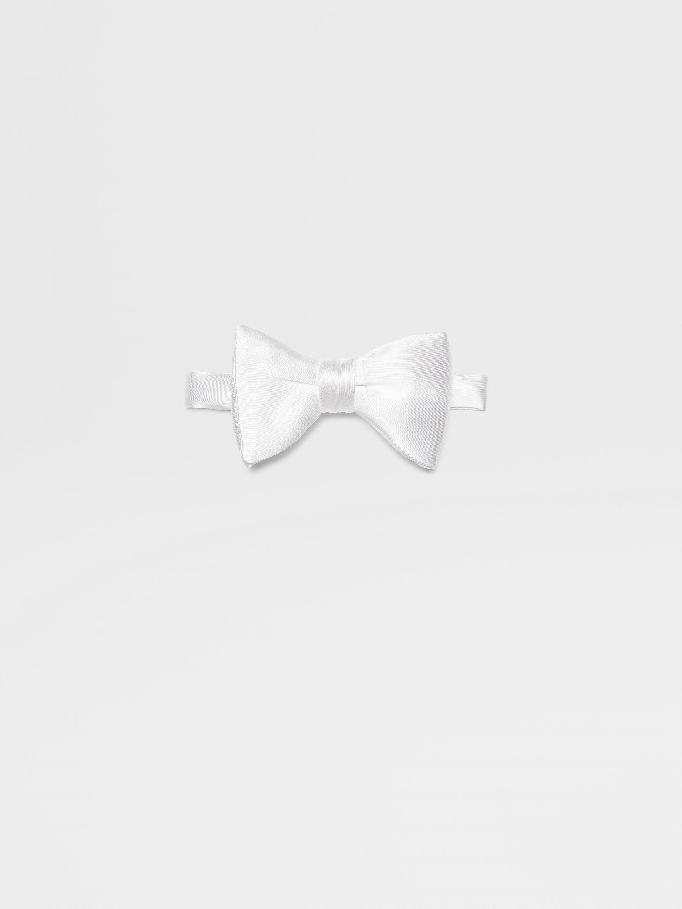 WHITE SILK BOWTIE - 1