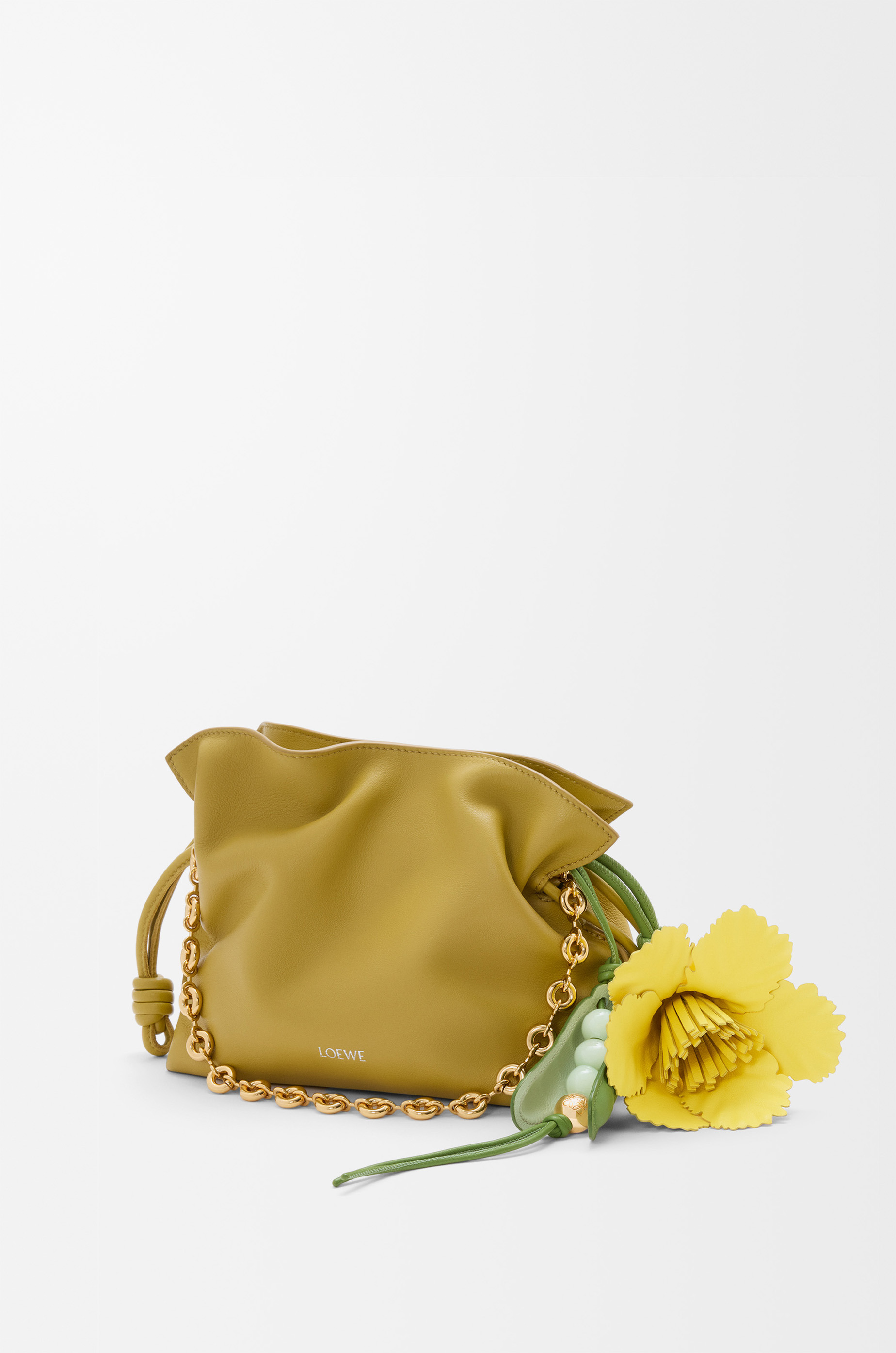 Pea pod charm in classic calfskin - 3
