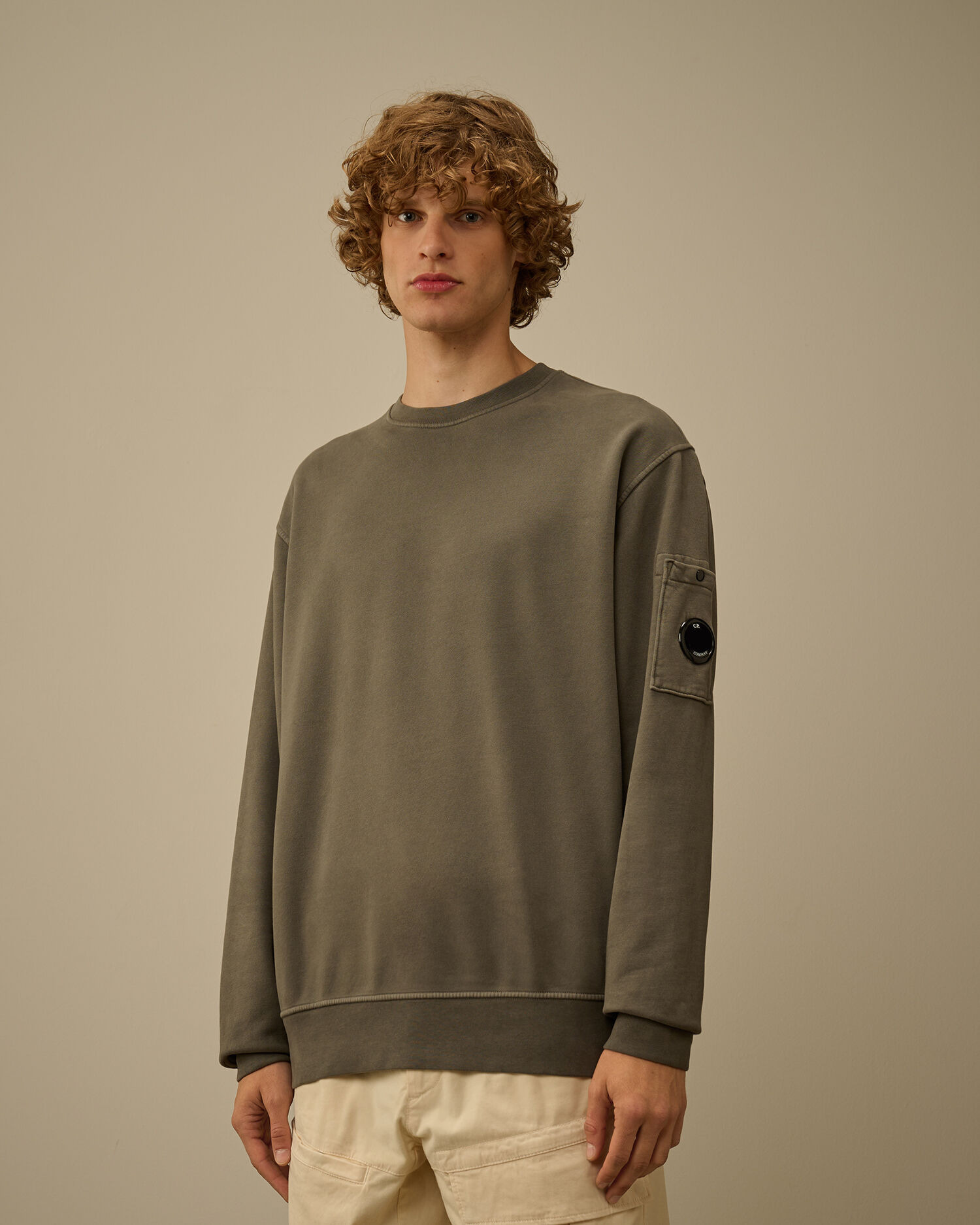 Brushed and Emerized Diagonal Fleece Crewneck Lens Sweatshirt - 3