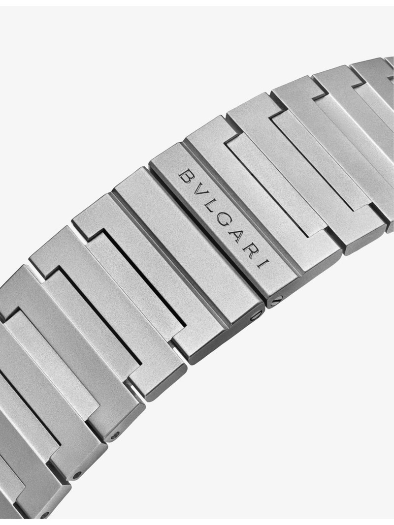 OC40TTXTSK8D Octo Finissimo Skeleton titanium manual watch 7