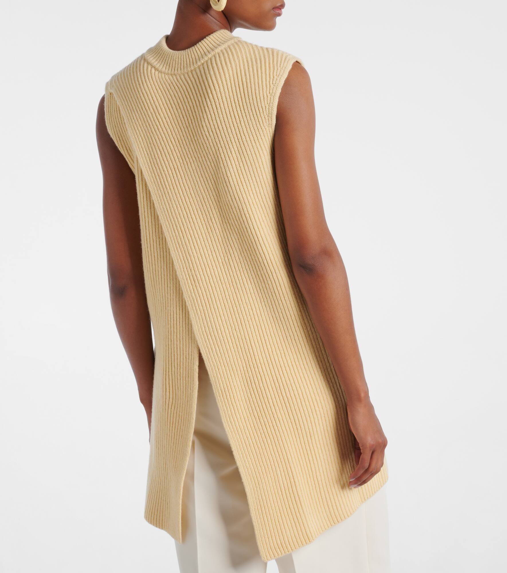 Oversized ribbed-knit wool vest - 6