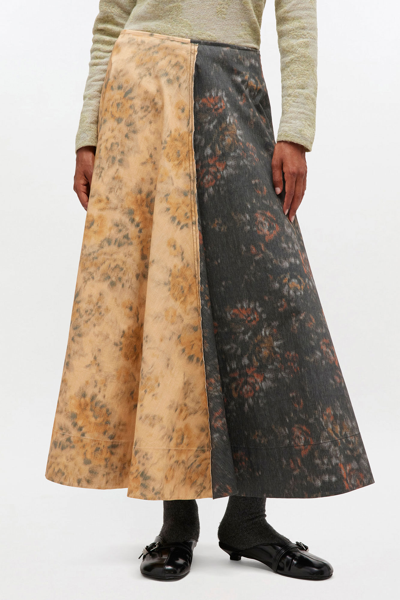 BLACK AND BEIGE FLORAL SKIRT - 3