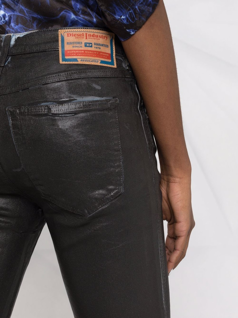 wax-coated five-pocket shorts 3