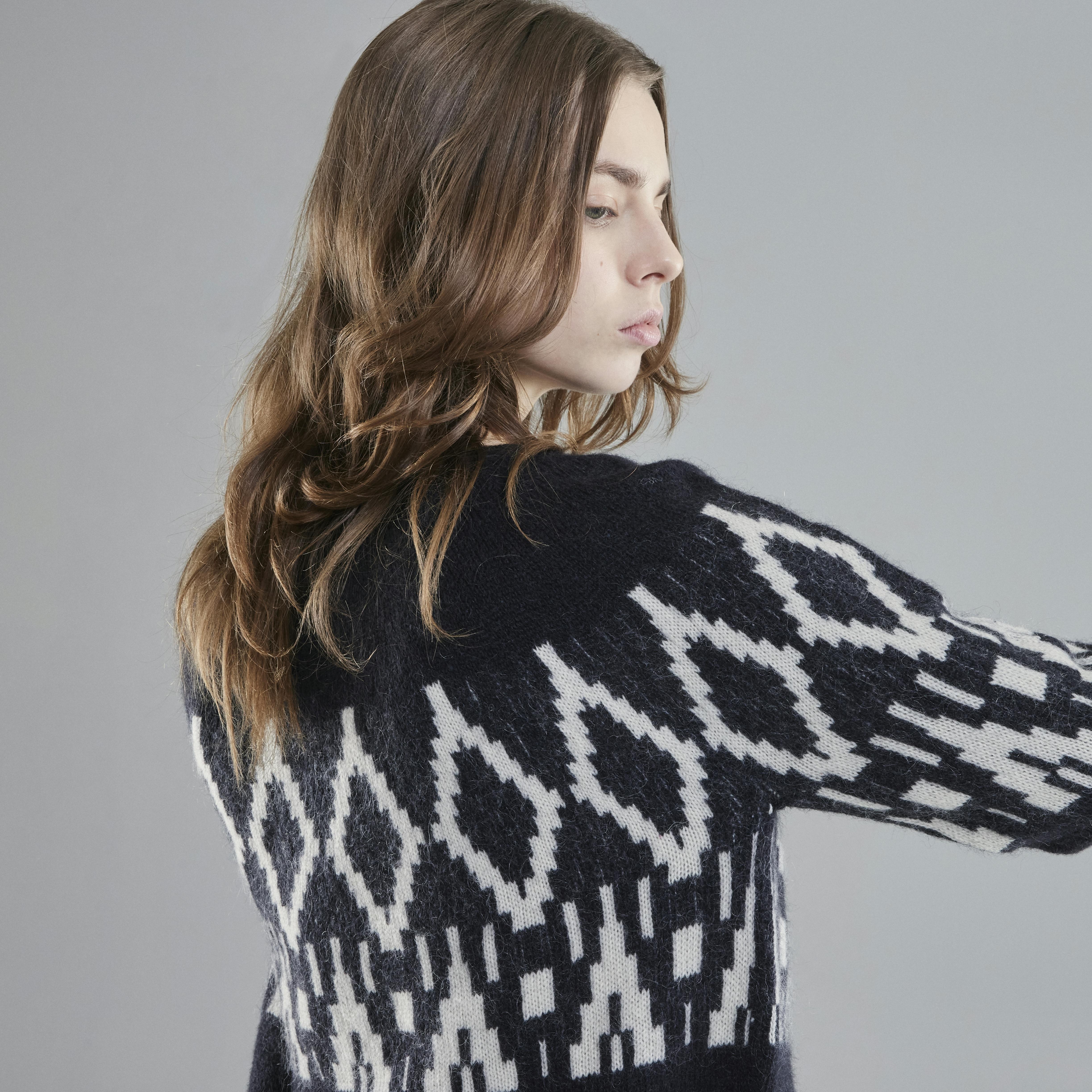 Tjörnin Knitted Sweater - 4