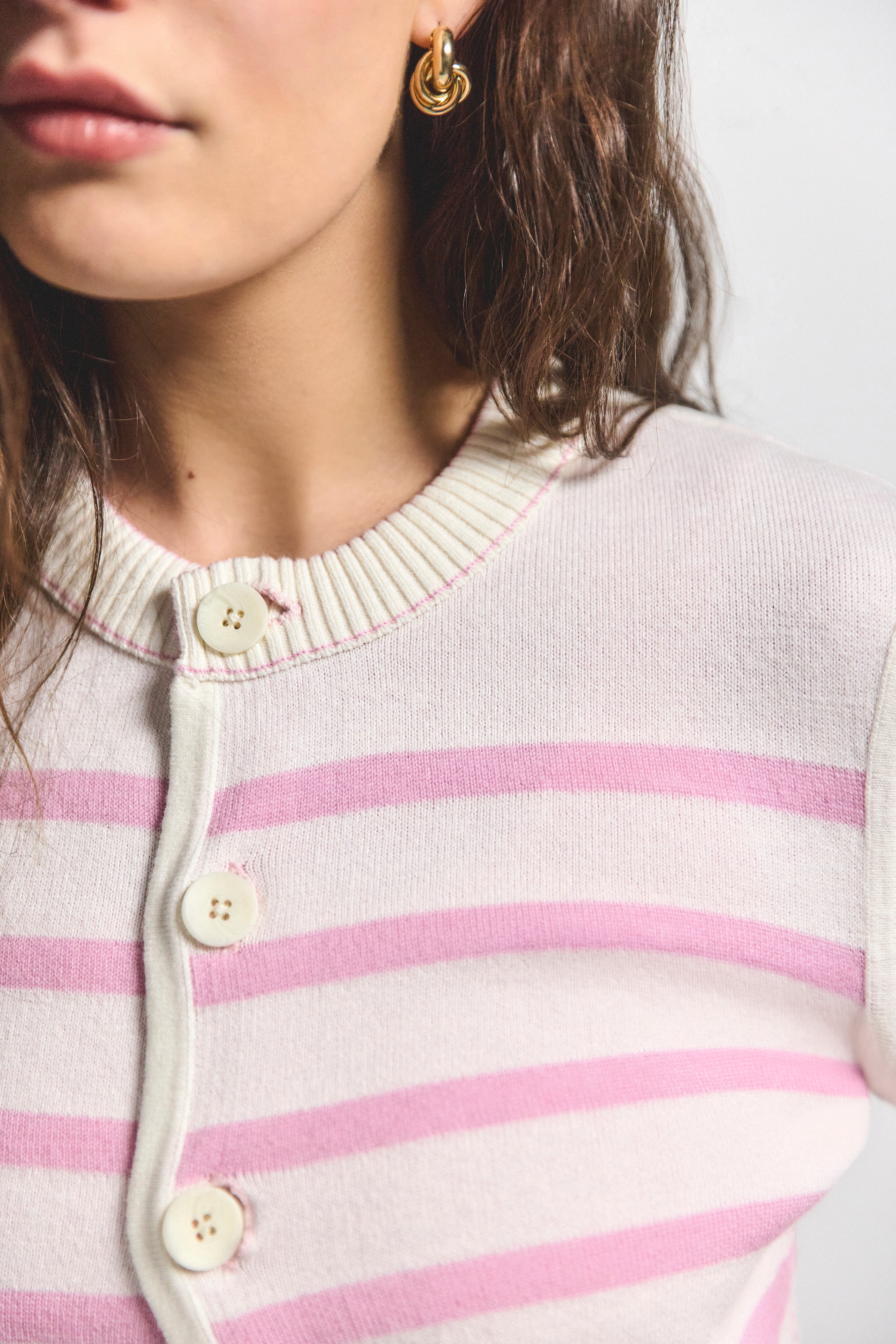 MARIANA REVERSIBLE BUTTON UP SWEATER - 4