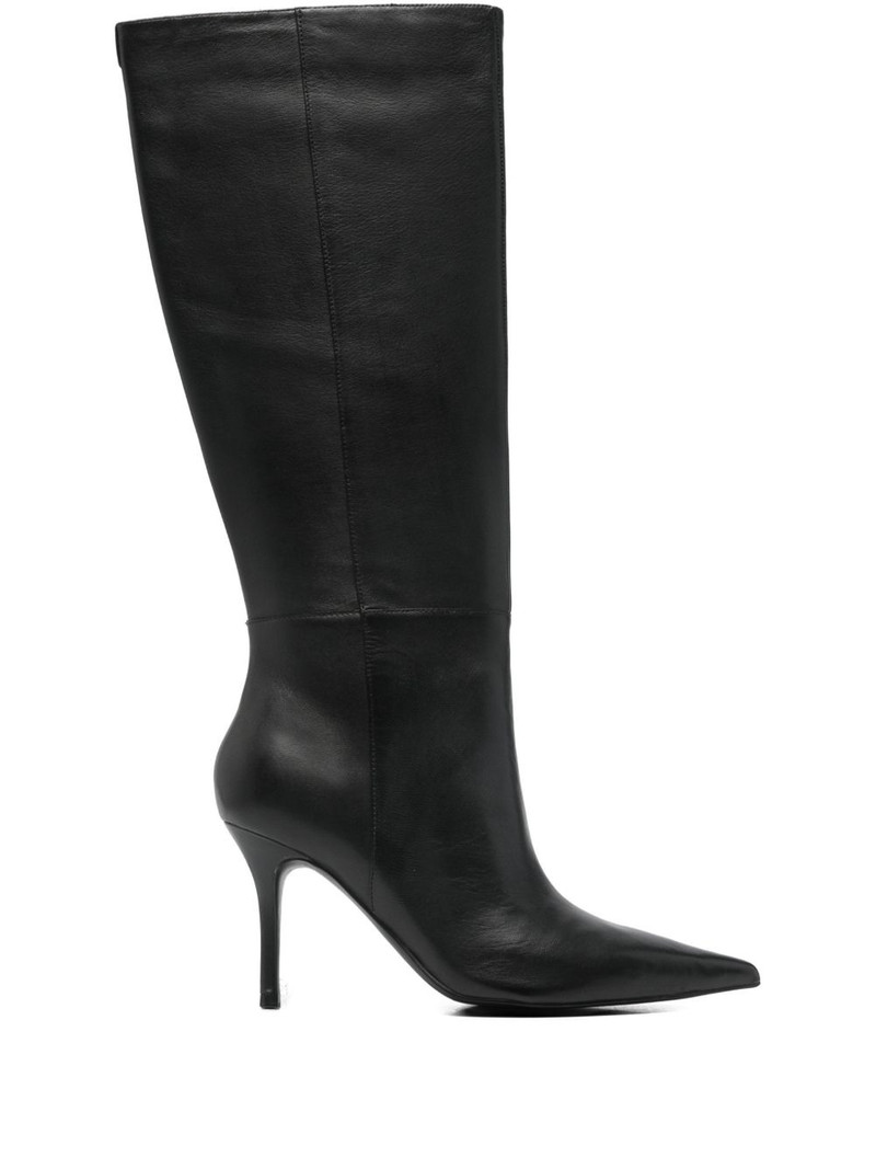 pointed boots 1