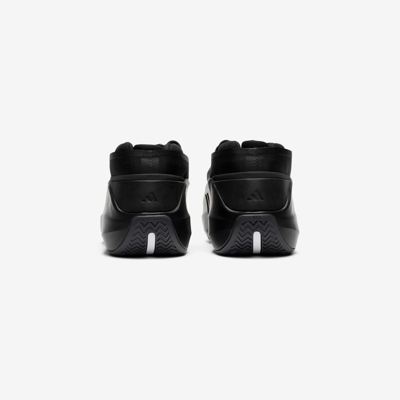 Crazy IIInfinity "Triple Black"스니커머스 3