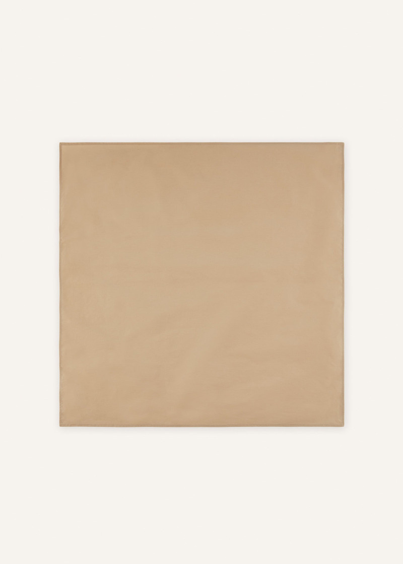 Versatile scarf in light beige 3