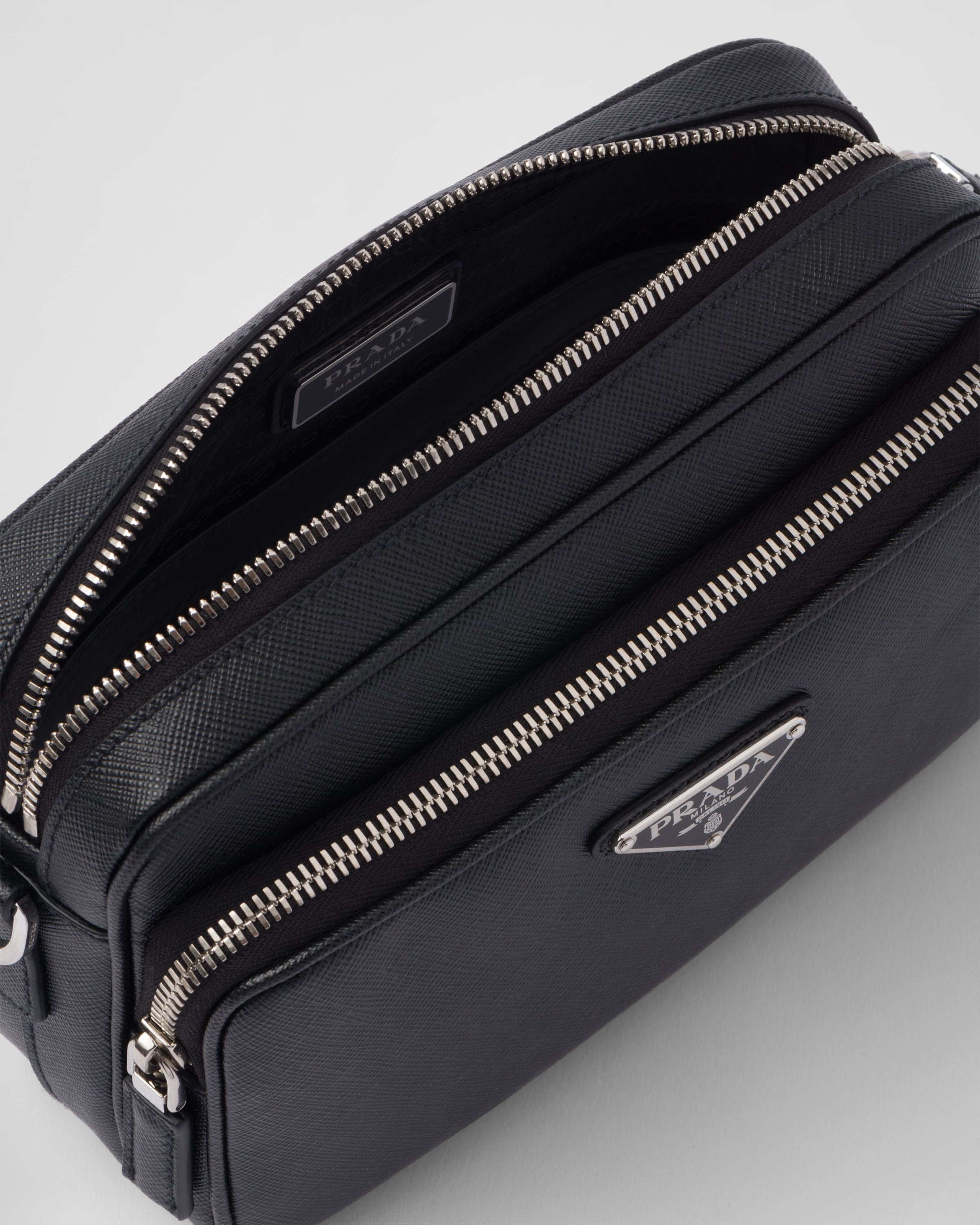 さりげなさ◇Saffiano Leather クラッチバッグ◇PRADA Amazon | [プラダ] クラッチバッグ セカンドバッグ メンズ PRADA