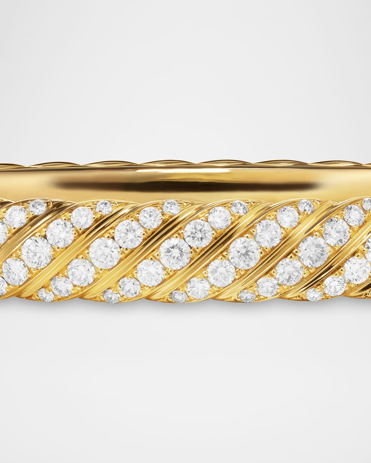 Sculpted Cable Bracelet with Diamonds in 18K Gold, 8mm - 4