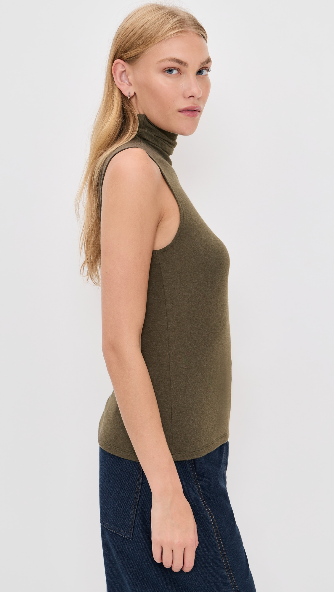 Sleeveless Turtleneck Tee - 3