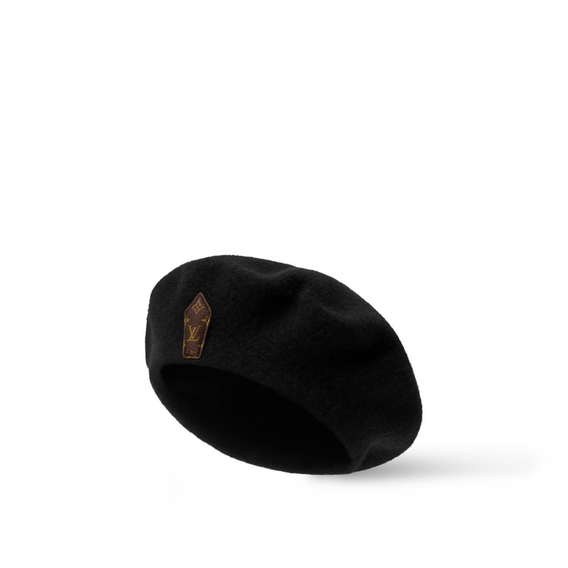 Louis Vuitton Beret LV in Paris outlook
