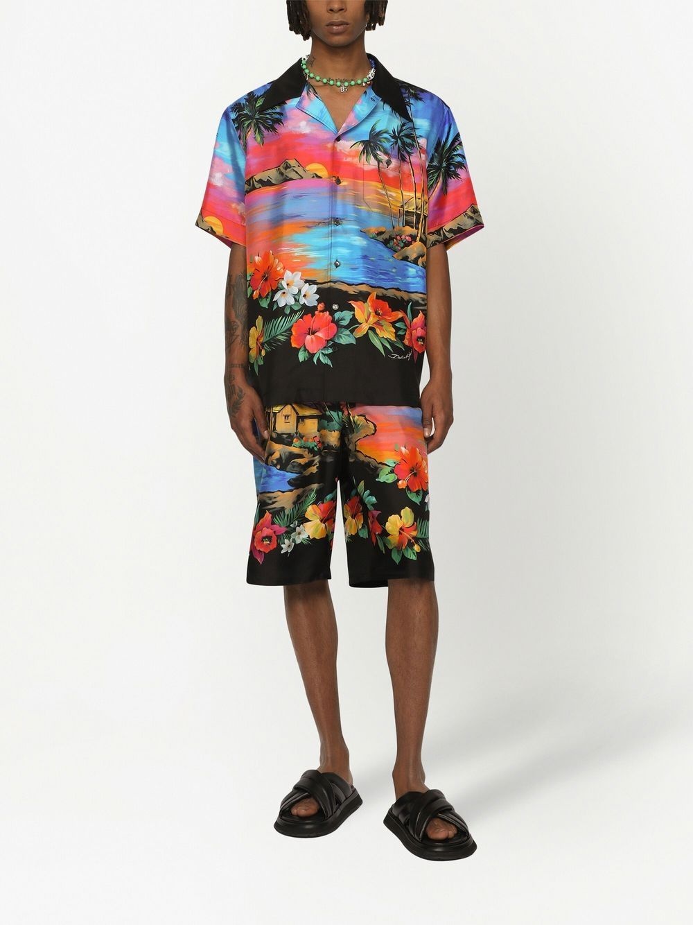 graphic-print oversize shorts - 3