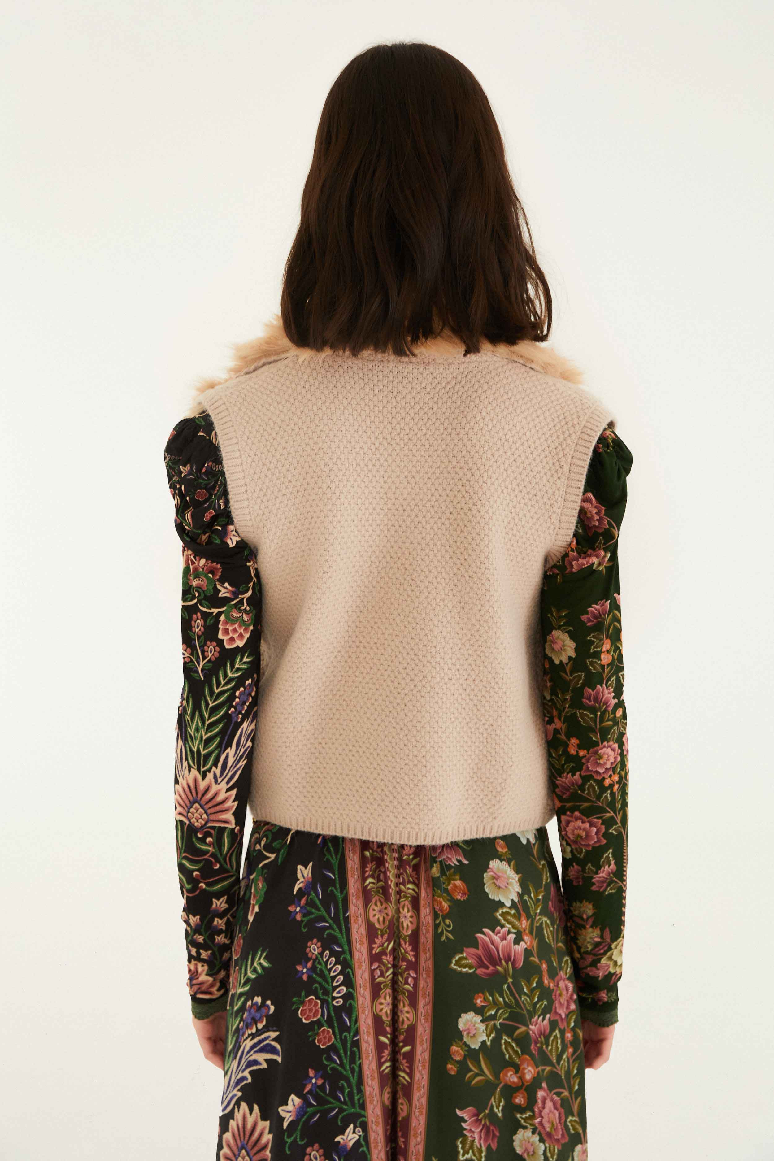 Beige Fur Sleeveless Knit Vest - 4