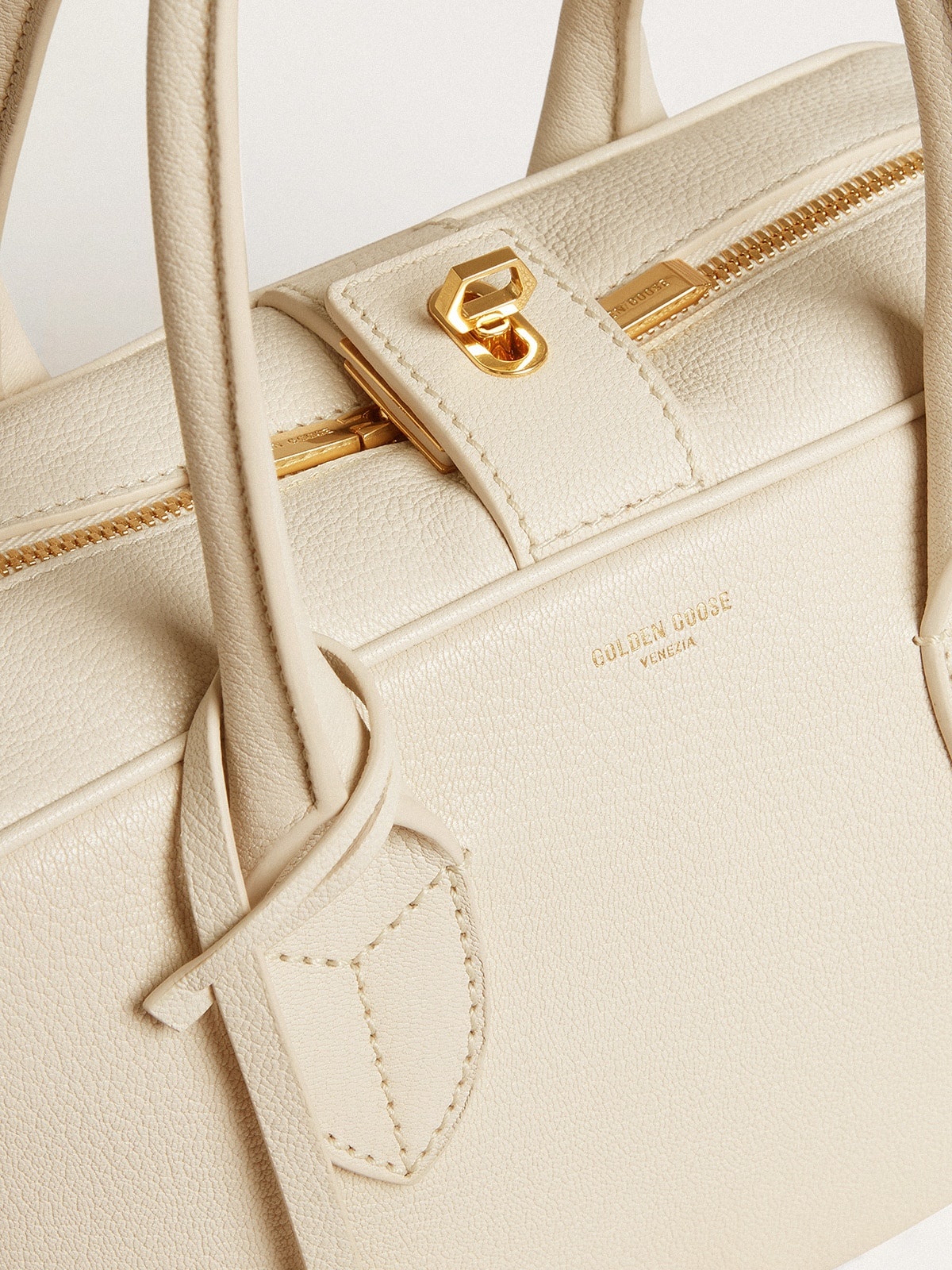 Vita Bag in butter-colored sheepskin leather with gold details - 5