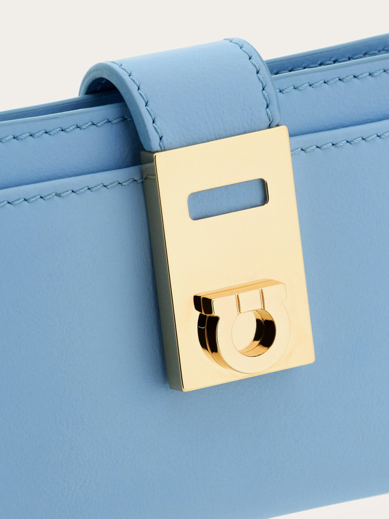 Hug credit card holder 5