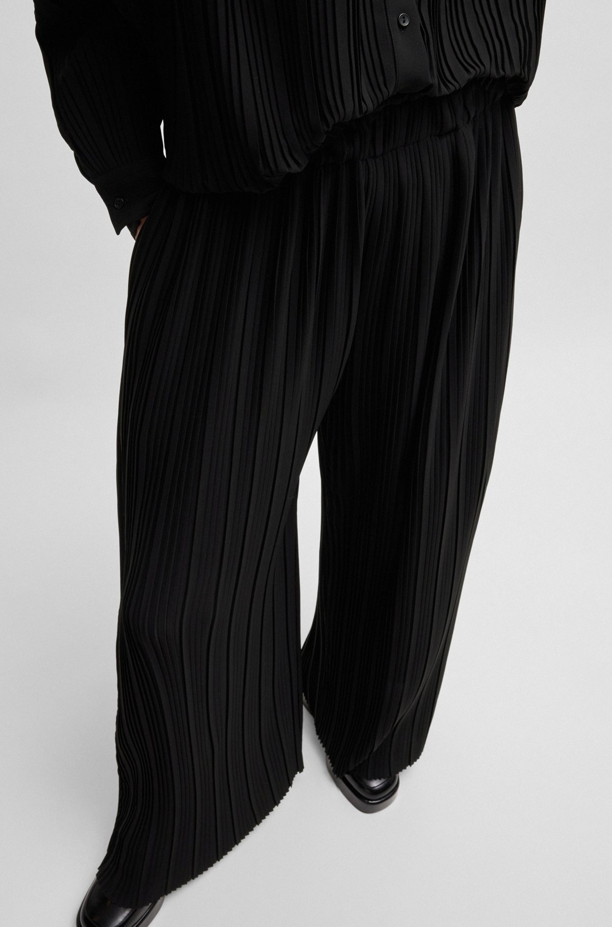REGULAR-FIT HIGH-RISE TROUSERS IN PLISSÉ CREPE - 5